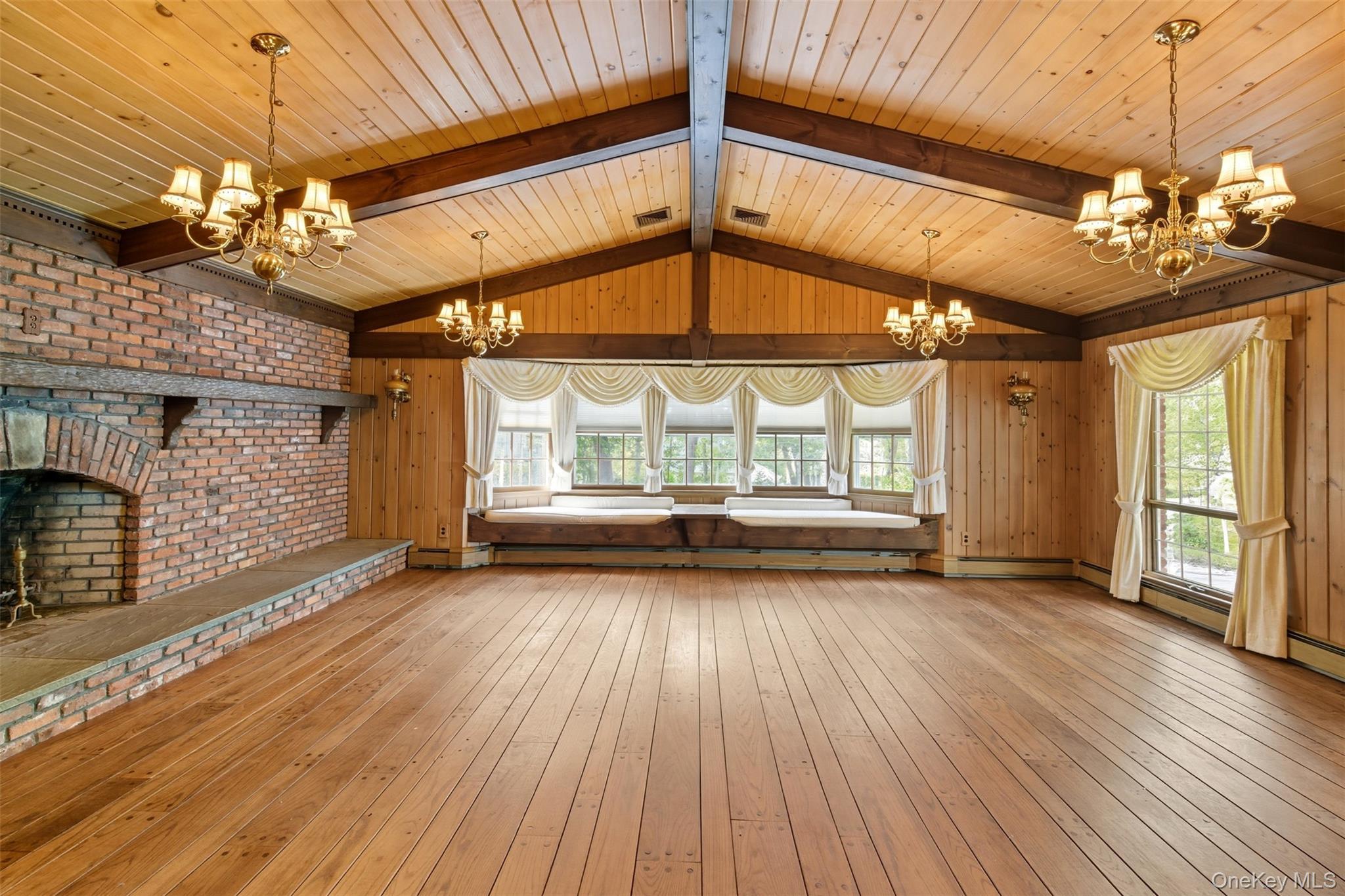 Single Family Manor Suffolk County, NY 11743, MLS-920116-14