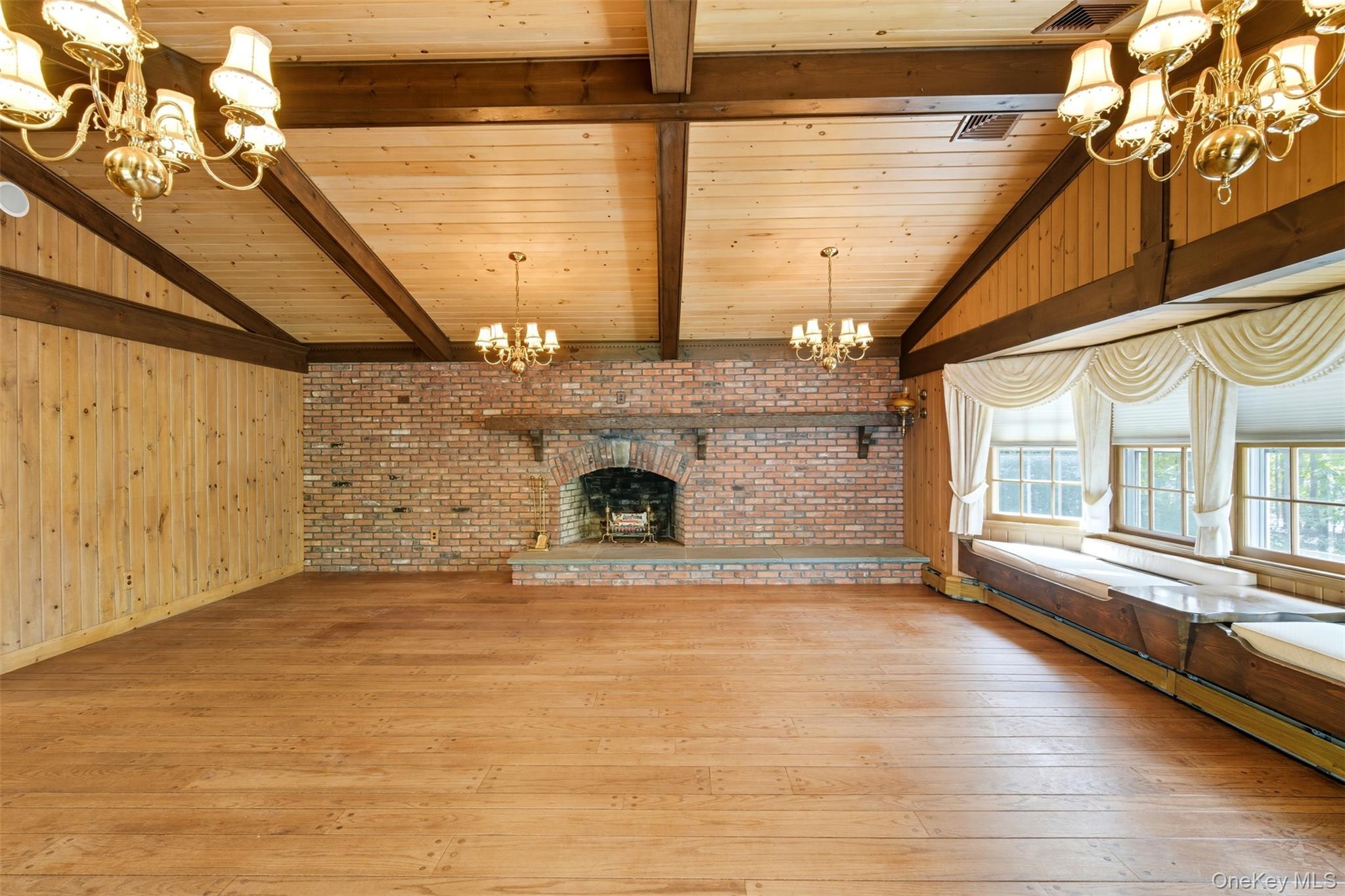 Single Family Manor Suffolk County, NY 11743, MLS-920116-15