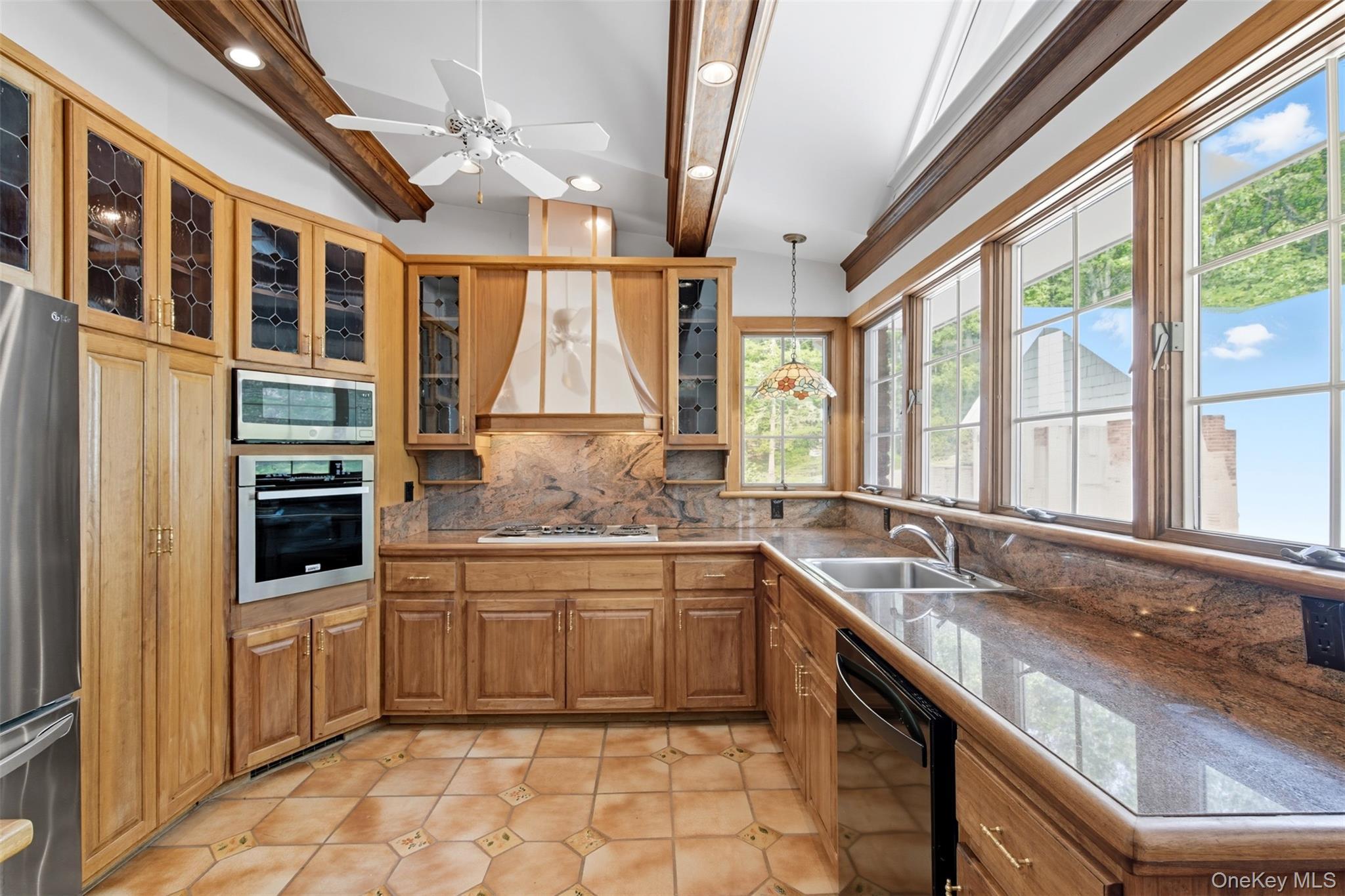 Single Family Manor Suffolk County, NY 11743, MLS-920116-21