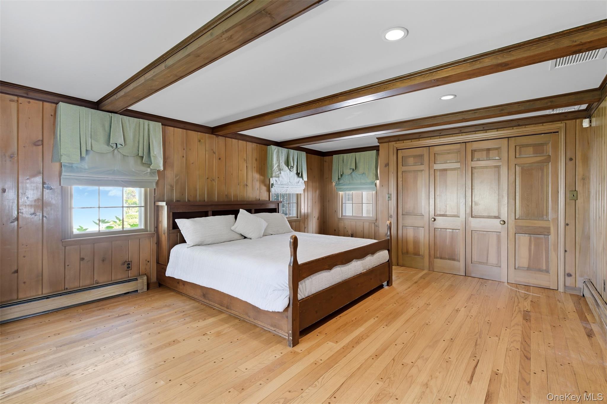 Single Family Manor Suffolk County, NY 11743, MLS-920116-25