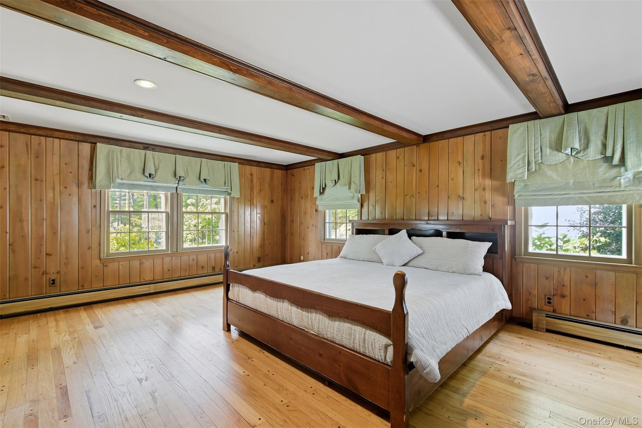 Single Family Manor Suffolk County, NY 11743, MLS-920116-26