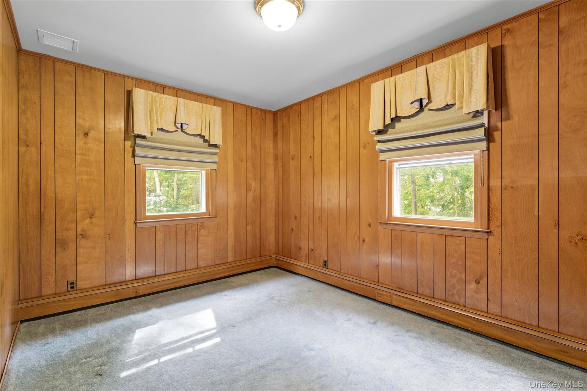 Single Family Manor Suffolk County, NY 11743, MLS-920116-28