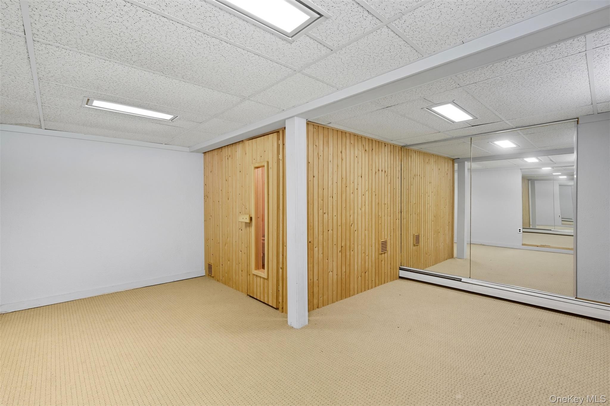 Single Family Manor Suffolk County, NY 11743, MLS-920116-34