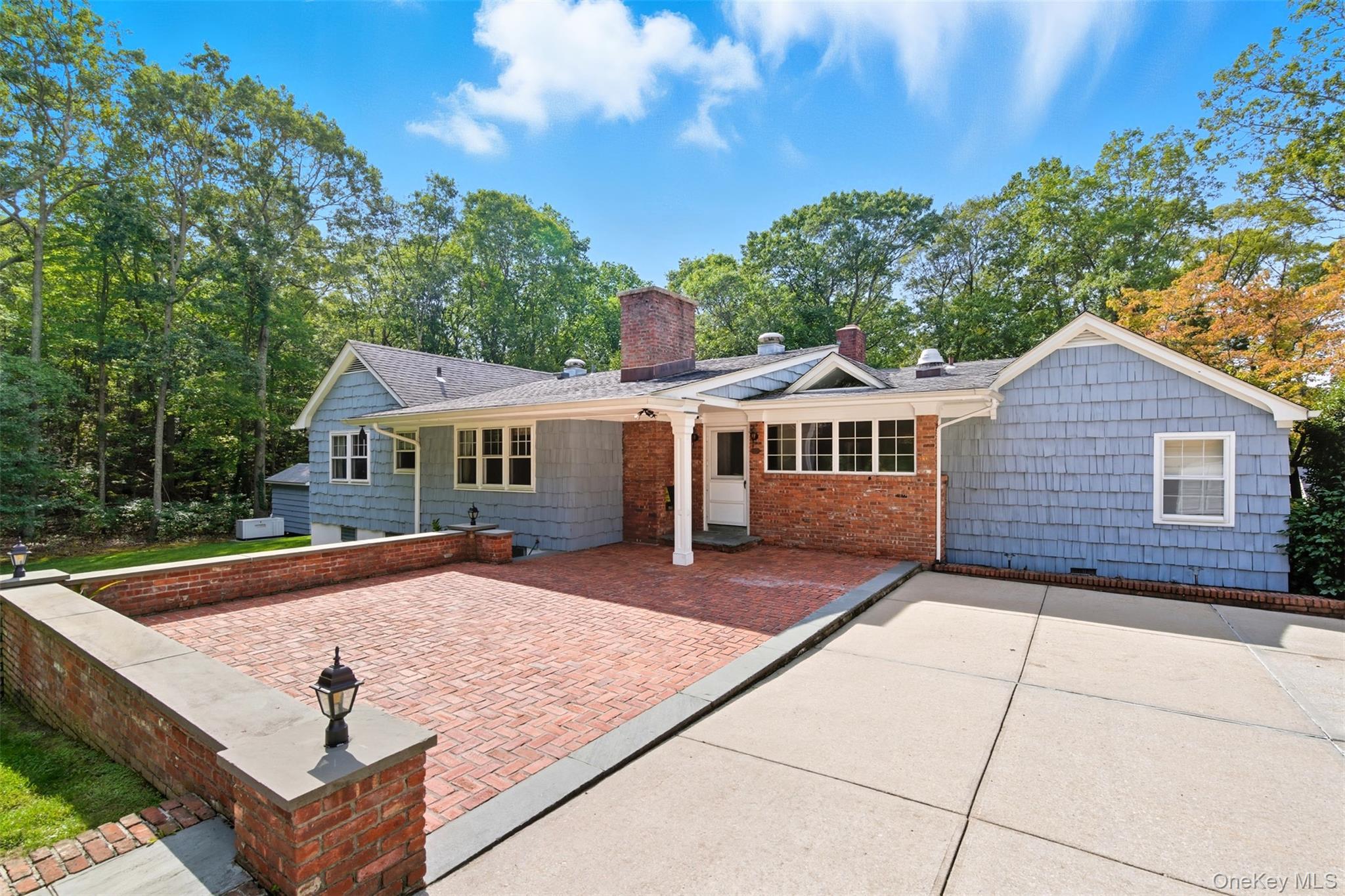 Single Family Manor Suffolk County, NY 11743, MLS-920116-36