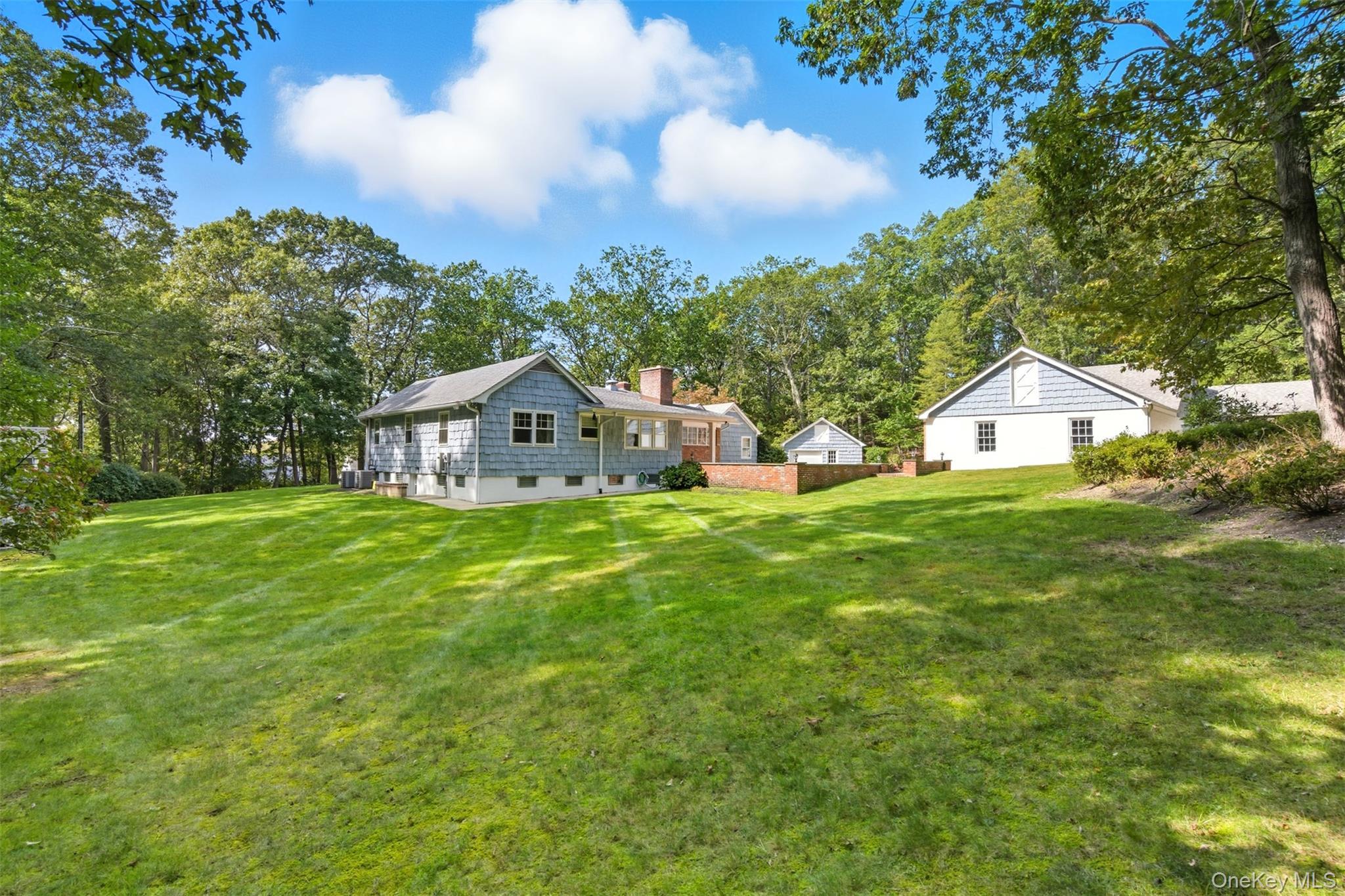 Single Family Manor Suffolk County, NY 11743, MLS-920116-37