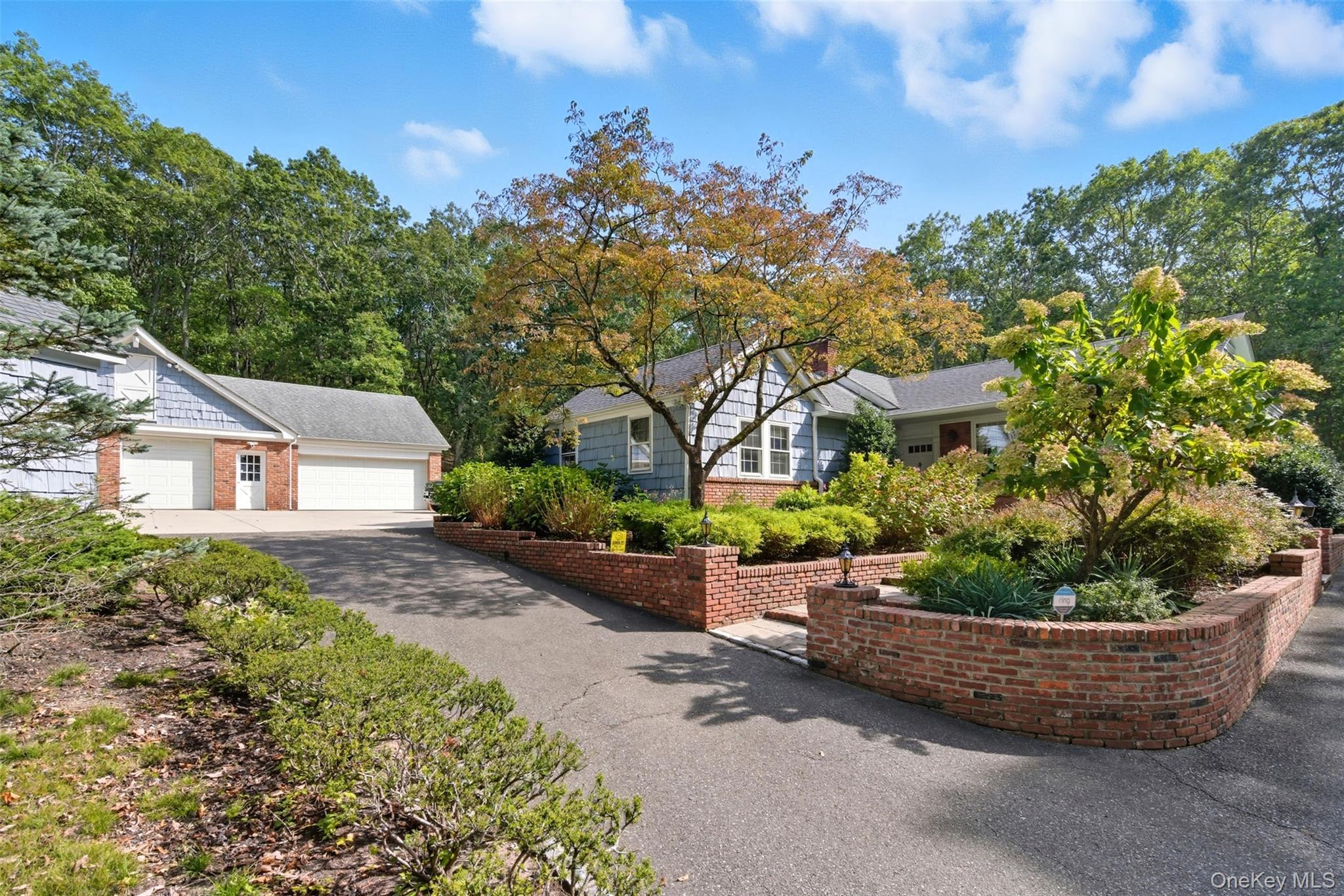 Single Family Manor Suffolk County, NY 11743, MLS-920116-5