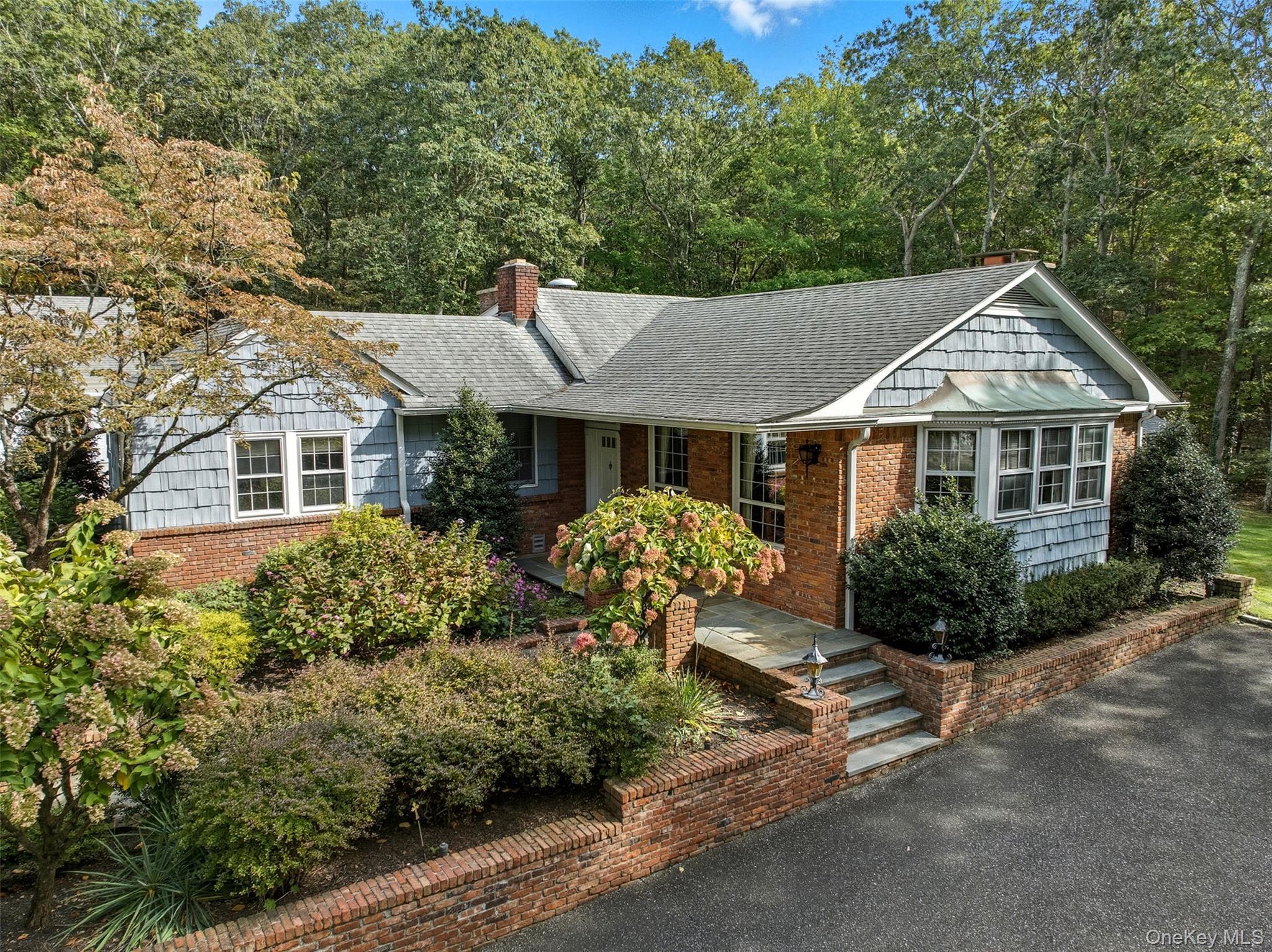 Single Family Manor Suffolk County, NY 11743, MLS-920116-6