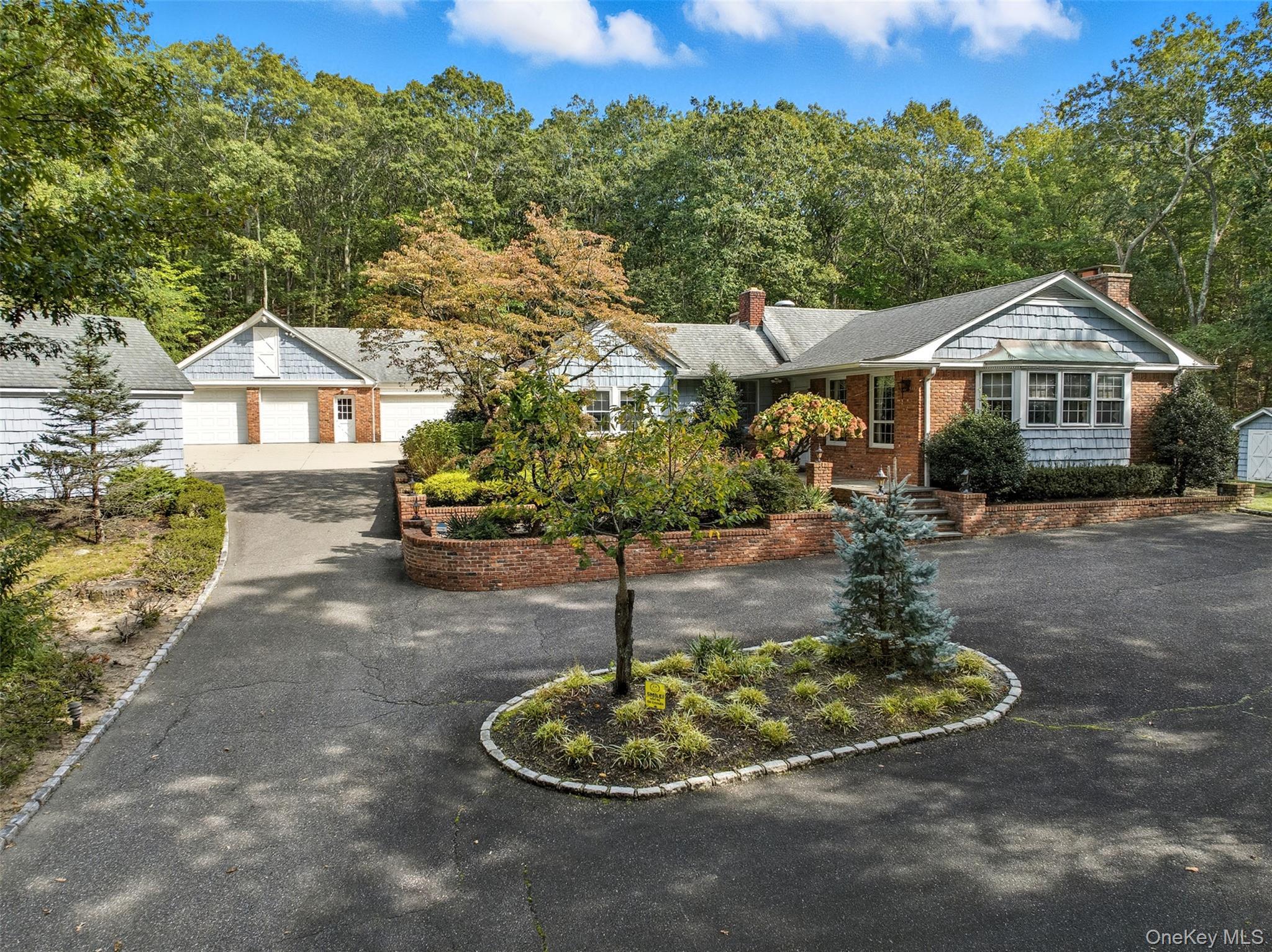 Single Family Manor Suffolk County, NY 11743, MLS-920116-7