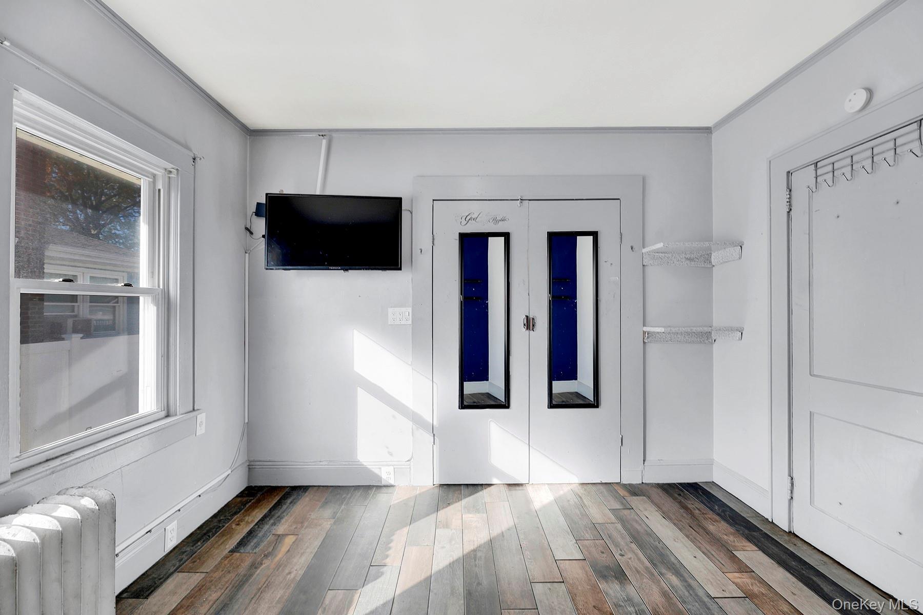 Single Family Woods  Nassau County, NY 11575, MLS-920129-12