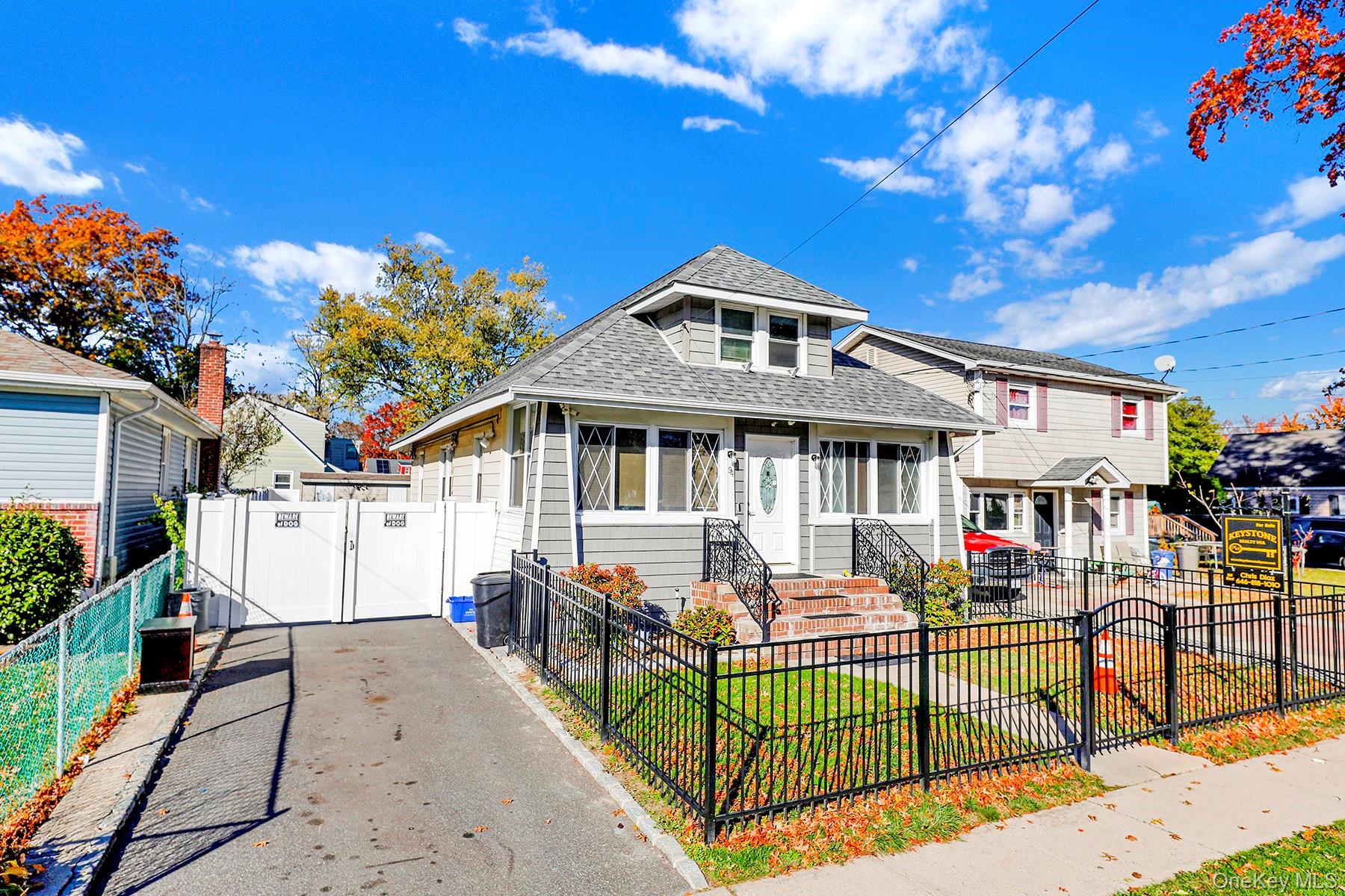 Single Family Woods  Nassau County, NY 11575, MLS-920129-2