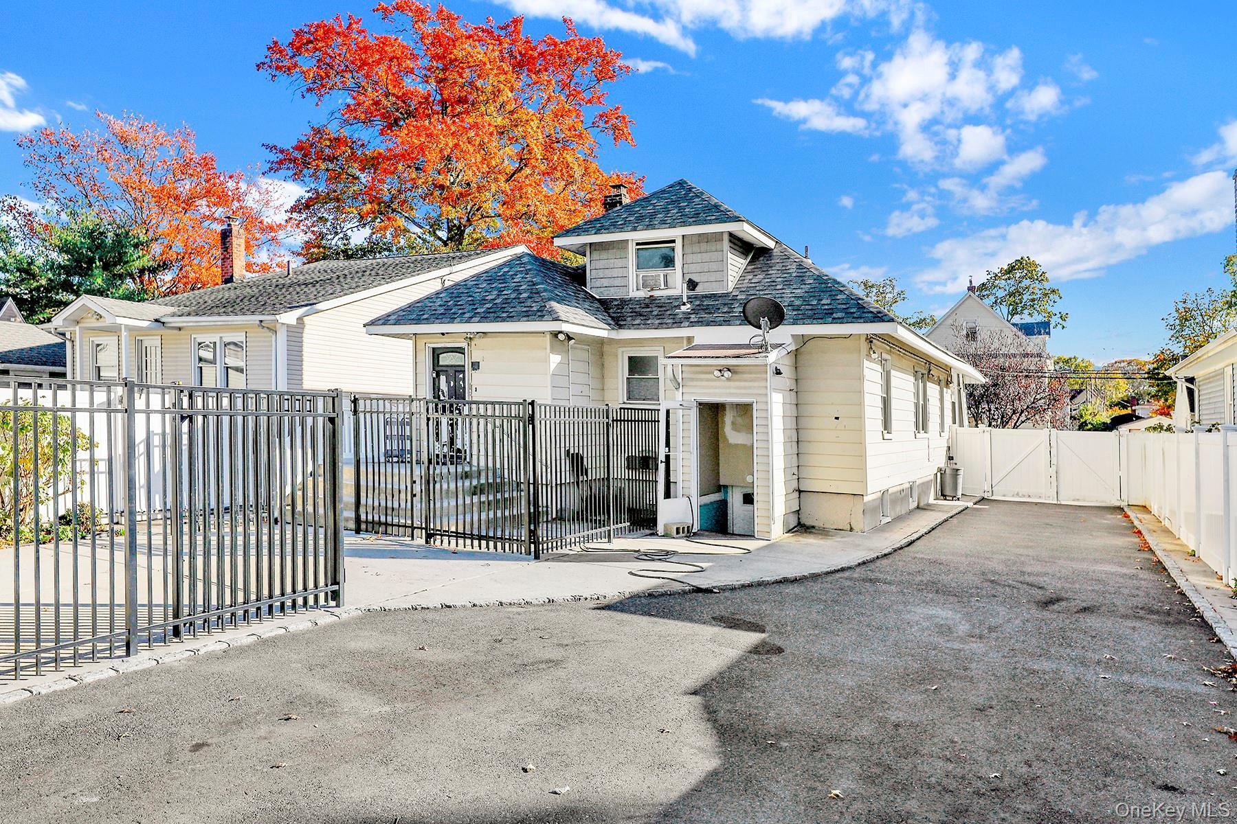 Single Family Woods  Nassau County, NY 11575, MLS-920129-26