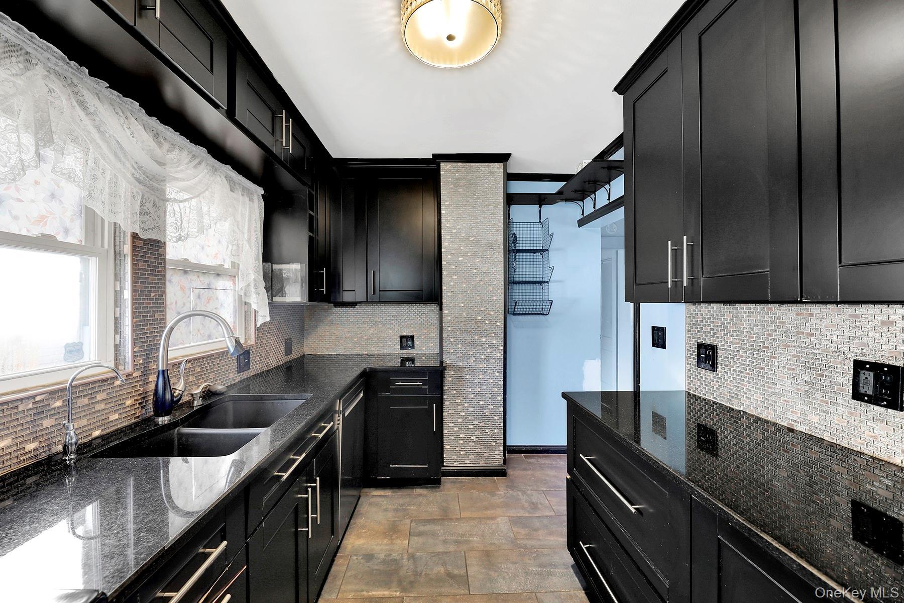 Single Family Woods  Nassau County, NY 11575, MLS-920129-29