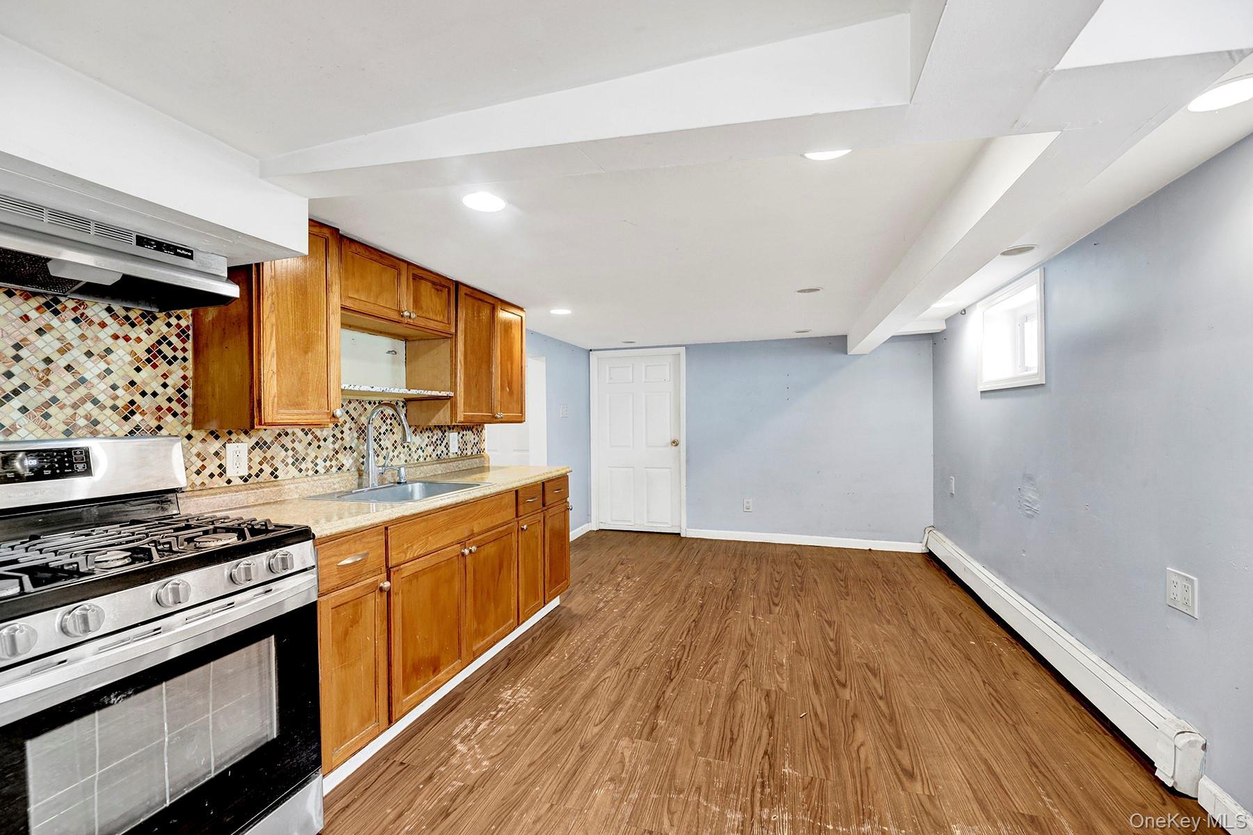 Single Family Woods  Nassau County, NY 11575, MLS-920129-31