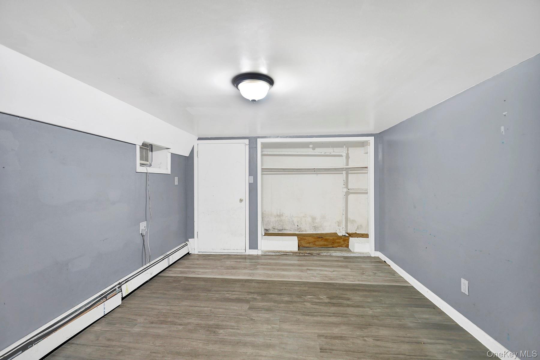 Single Family Woods  Nassau County, NY 11575, MLS-920129-36