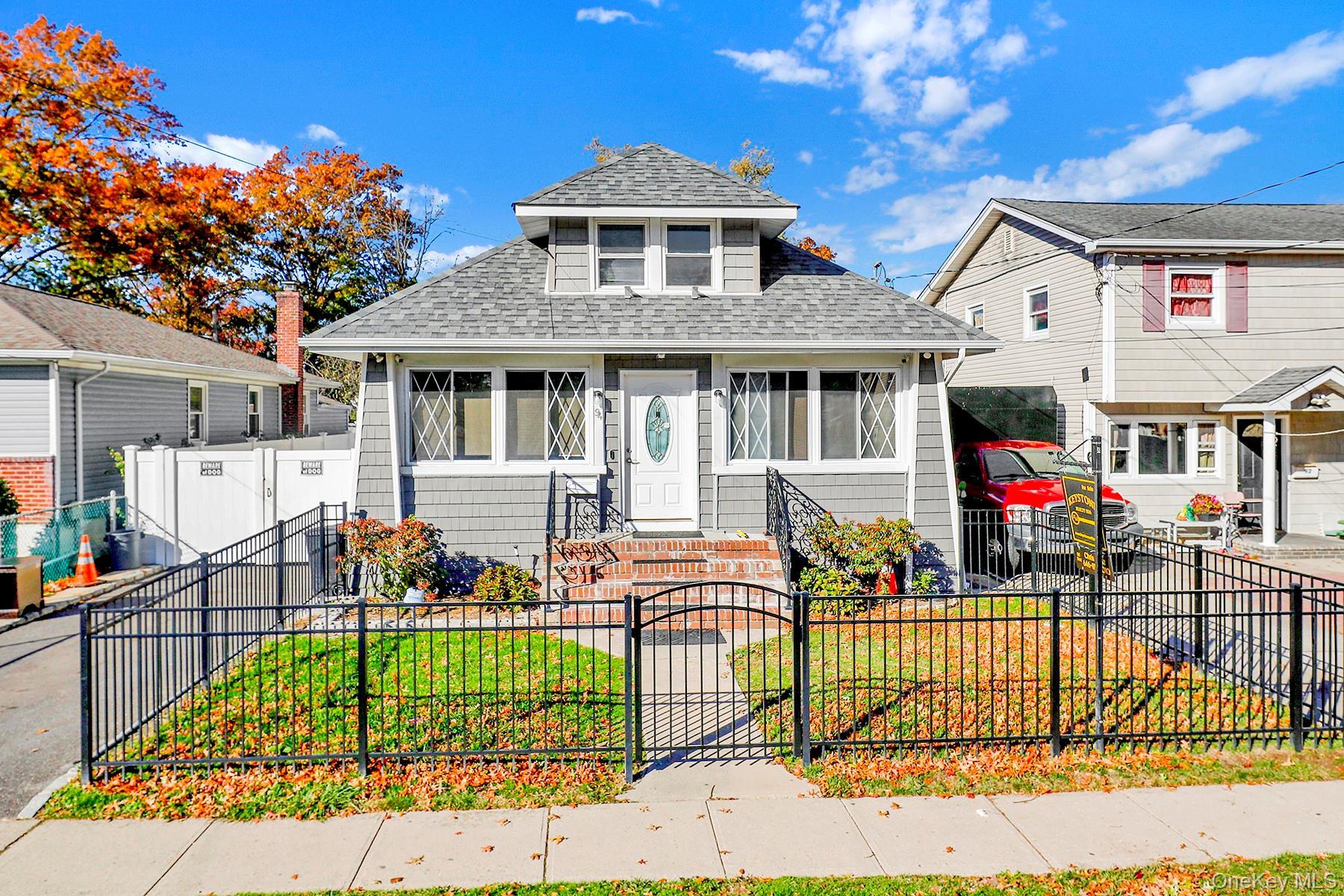 Single Family Woods  Nassau County, NY 11575, MLS-920129-4