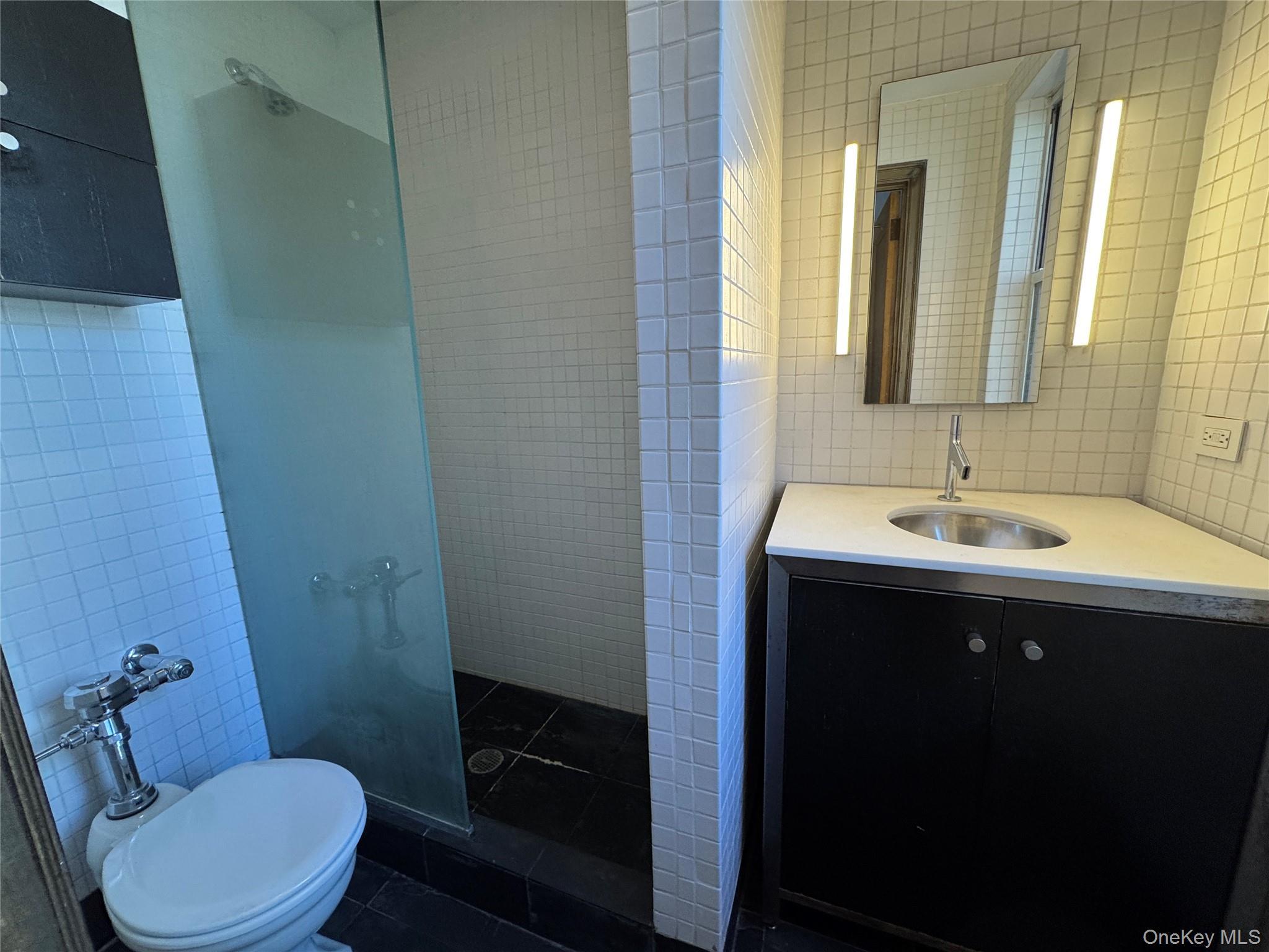 Coop E 53rd Street Manhattan, NY 10022, MLS-920131-14