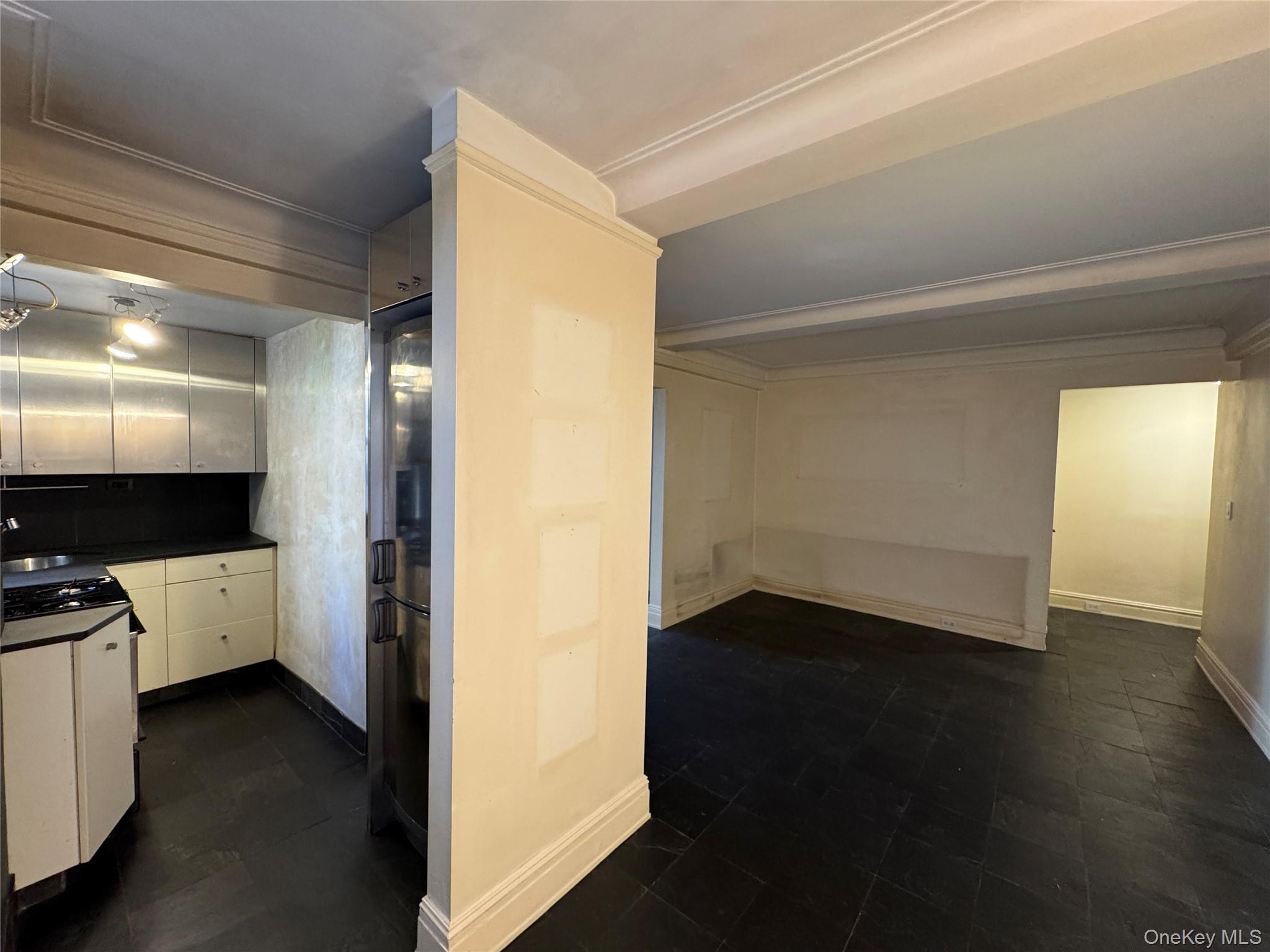 Coop E 53rd Street Manhattan, NY 10022, MLS-920131-20