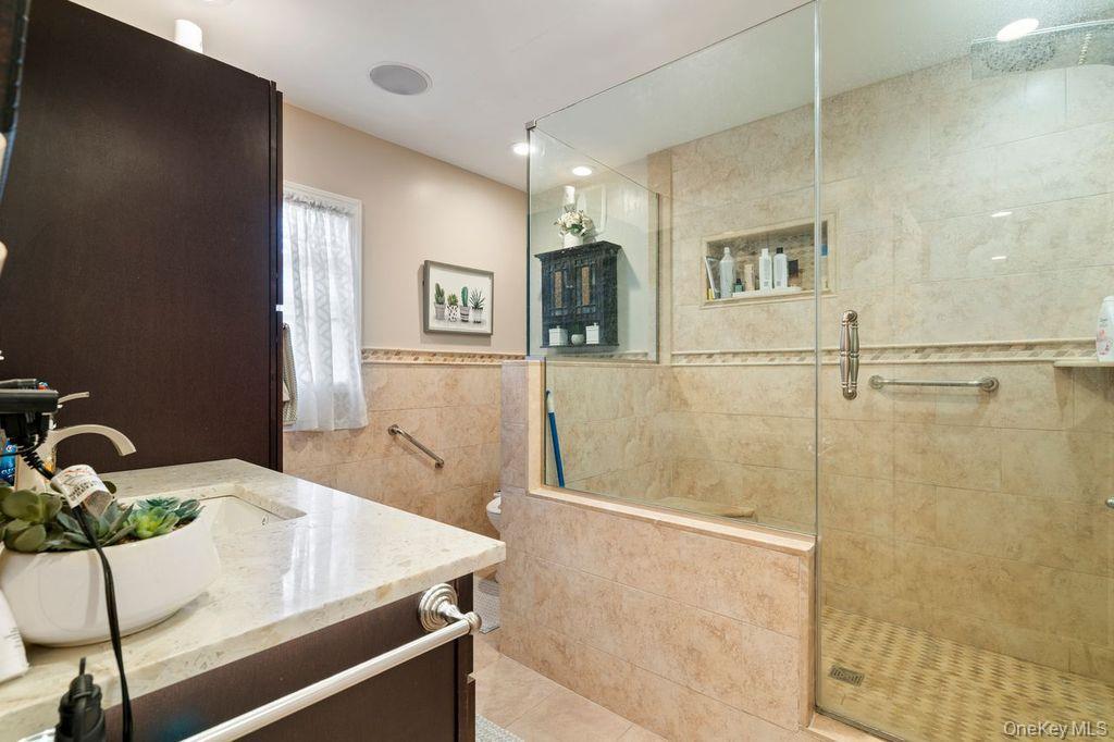 Single Family Jasper Nassau County, NY 11580, MLS-920139-12