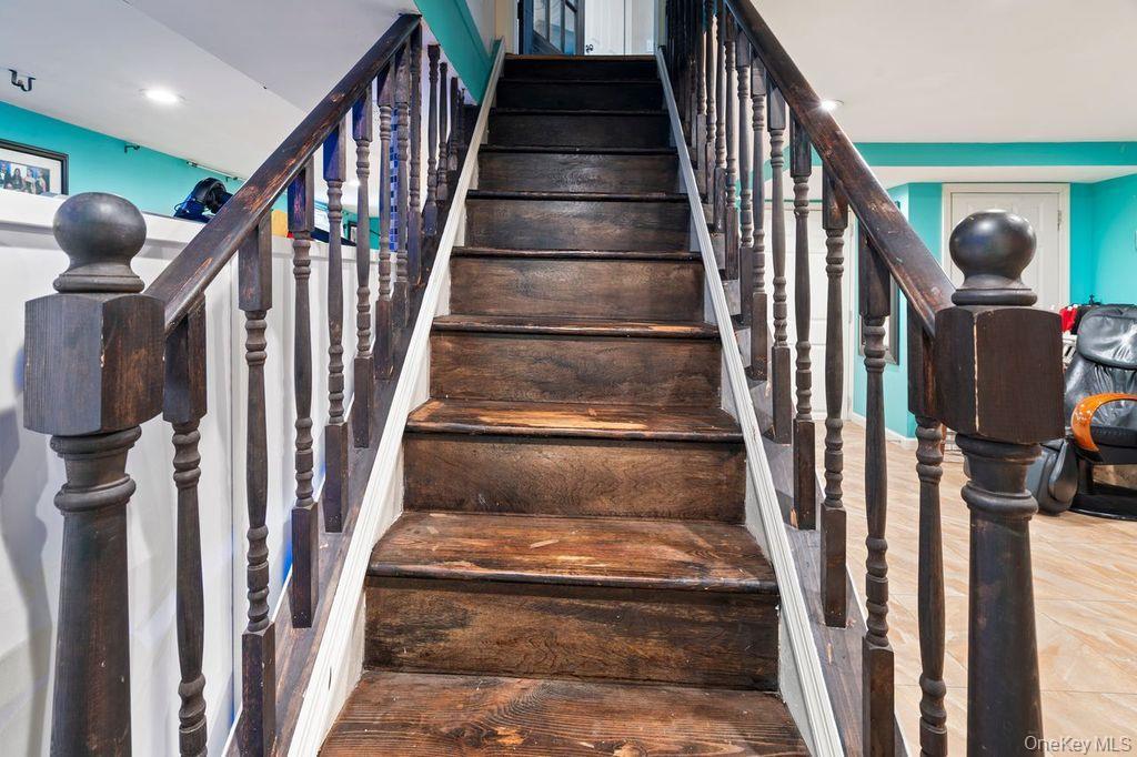 Single Family Jasper Nassau County, NY 11580, MLS-920139-16