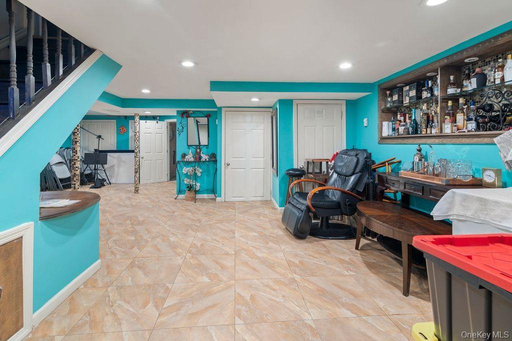 Single Family Jasper Nassau County, NY 11580, MLS-920139-17