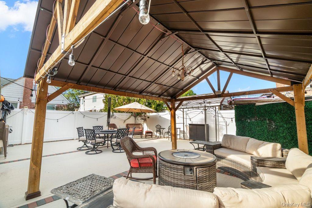 Single Family Jasper Nassau County, NY 11580, MLS-920139-21