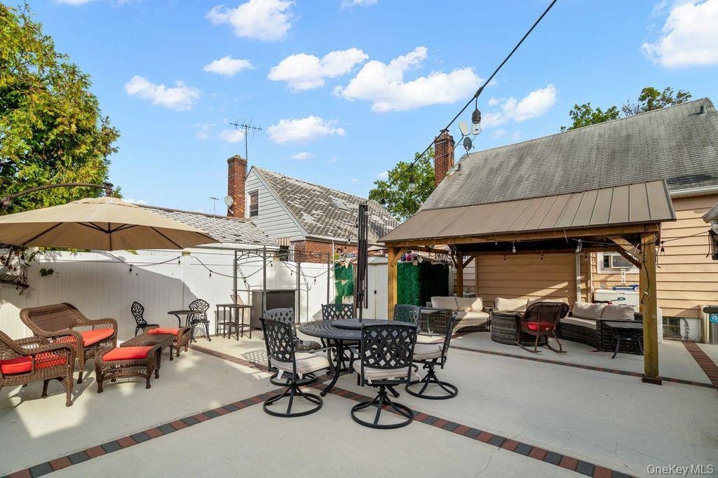 Single Family Jasper Nassau County, NY 11580, MLS-920139-22