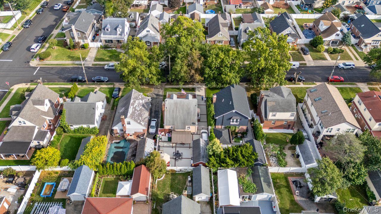 Single Family Jasper  Nassau County, NY 11580, MLS-920139-27