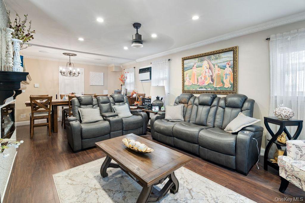 Single Family Jasper Nassau County, NY 11580, MLS-920139-4