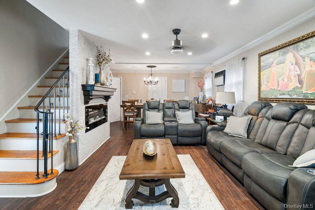 Single Family Jasper Nassau County, NY 11580, MLS-920139-5