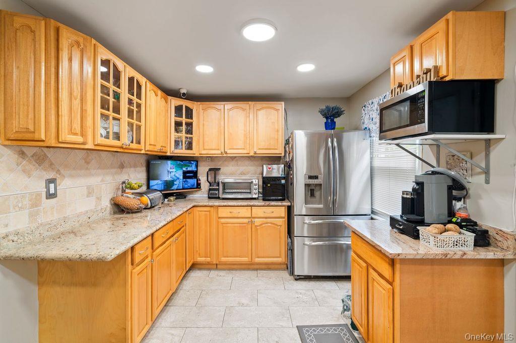 Single Family Jasper Nassau County, NY 11580, MLS-920139-8