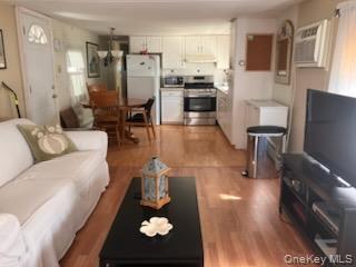 Single Family Old Country  Suffolk County, NY 11901, MLS-920165-11