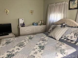 Single Family Old Country  Suffolk County, NY 11901, MLS-920165-21