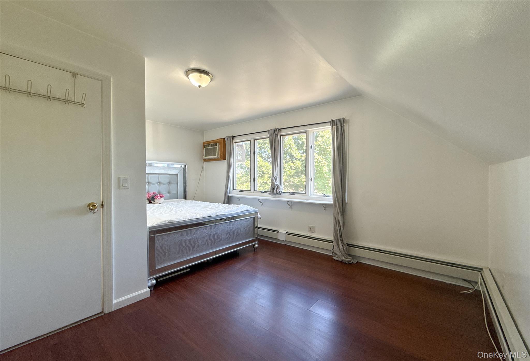 Single Family 48th Queens, NY 11365, MLS-920203-18