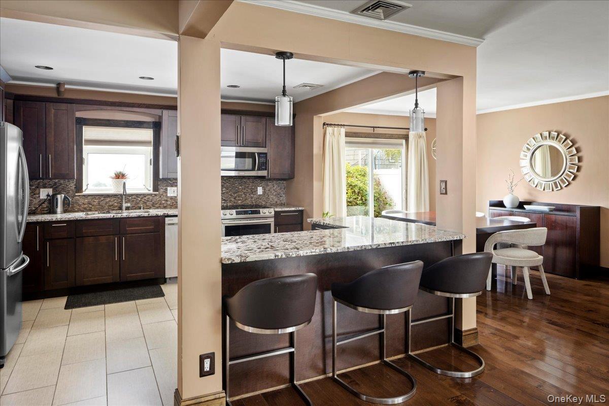 Single Family Saddle Ridge Nassau County, NY 11598, MLS-920240-3