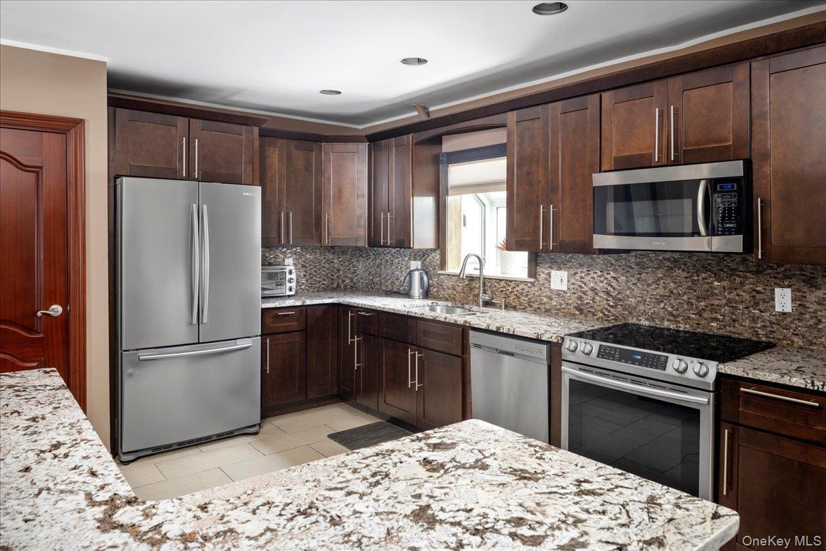 Single Family Saddle Ridge Nassau County, NY 11598, MLS-920240-8