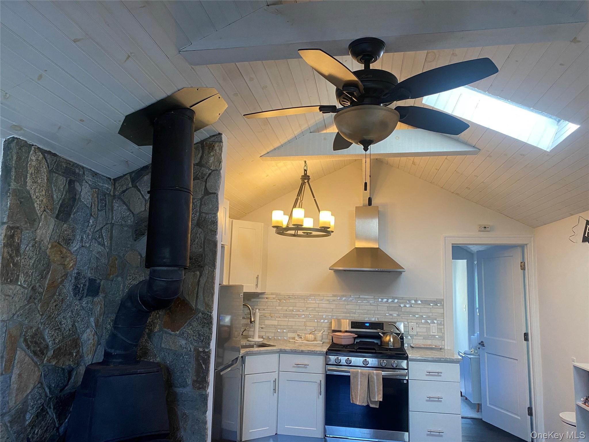 Single Family Cottage Westchester County, NY 10560, MLS-920244-8