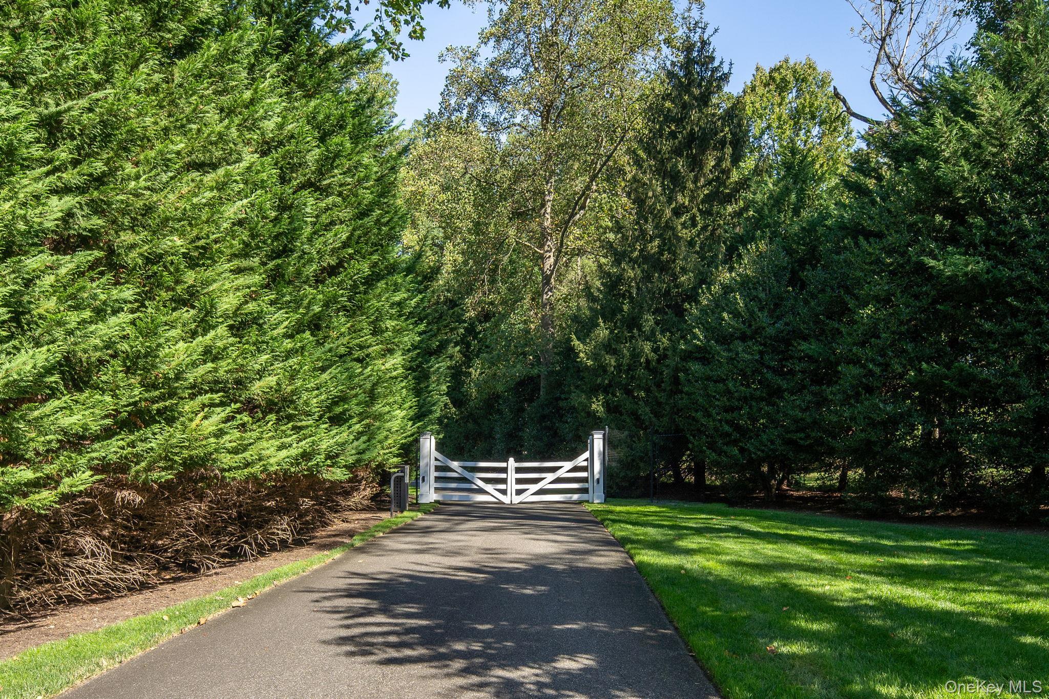 Single Family Lloyd Suffolk County, NY 11743, MLS-920278-2