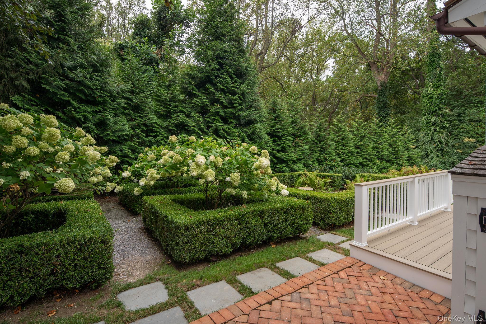 Single Family Lloyd Suffolk County, NY 11743, MLS-920278-37