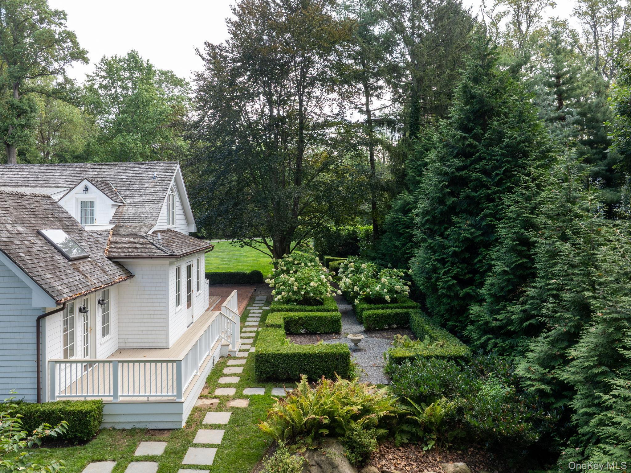 Single Family Lloyd Suffolk County, NY 11743, MLS-920278-38