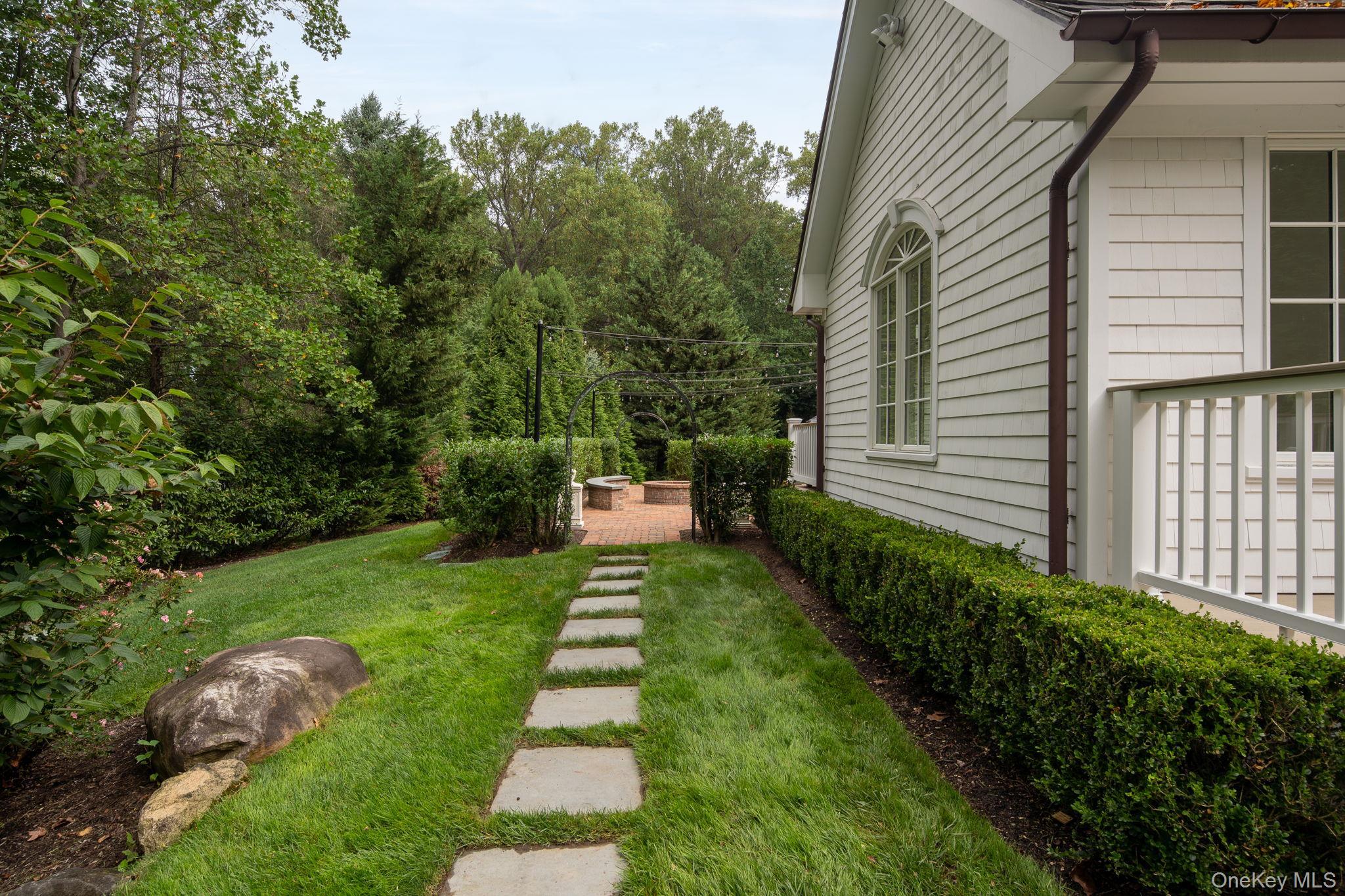 Single Family Lloyd Suffolk County, NY 11743, MLS-920278-39