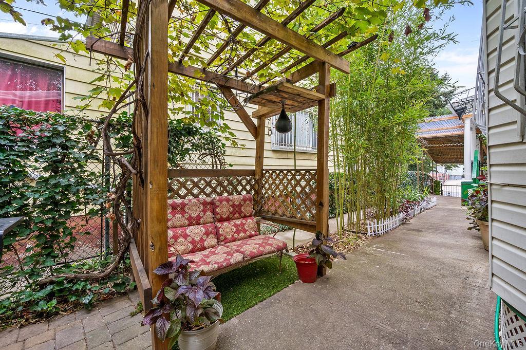 Single Family E. 28th Street Brooklyn, NY 11226, MLS-920329-27