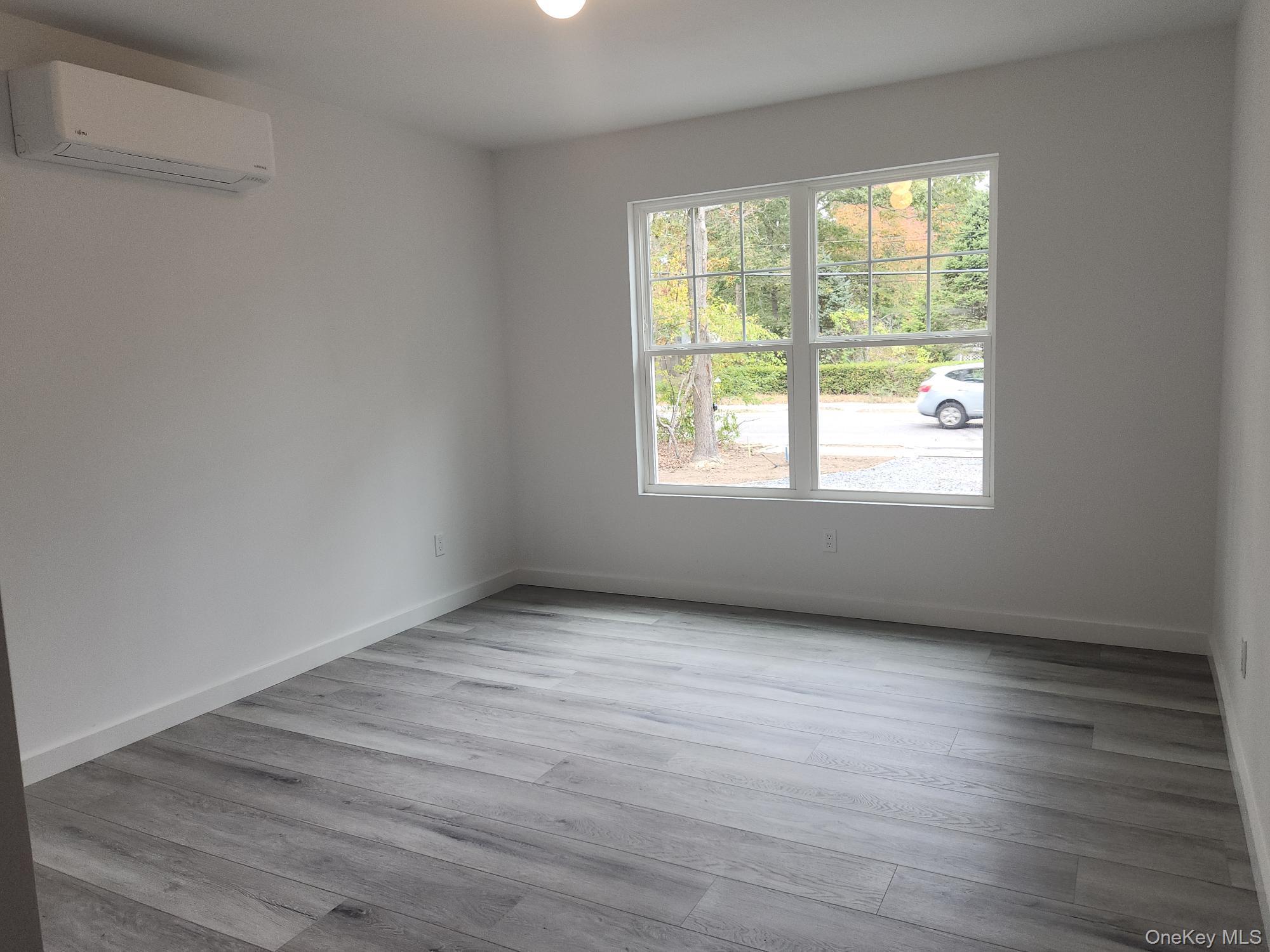 Single Family Neighborhood Suffolk County, NY 11967, MLS-920347-10