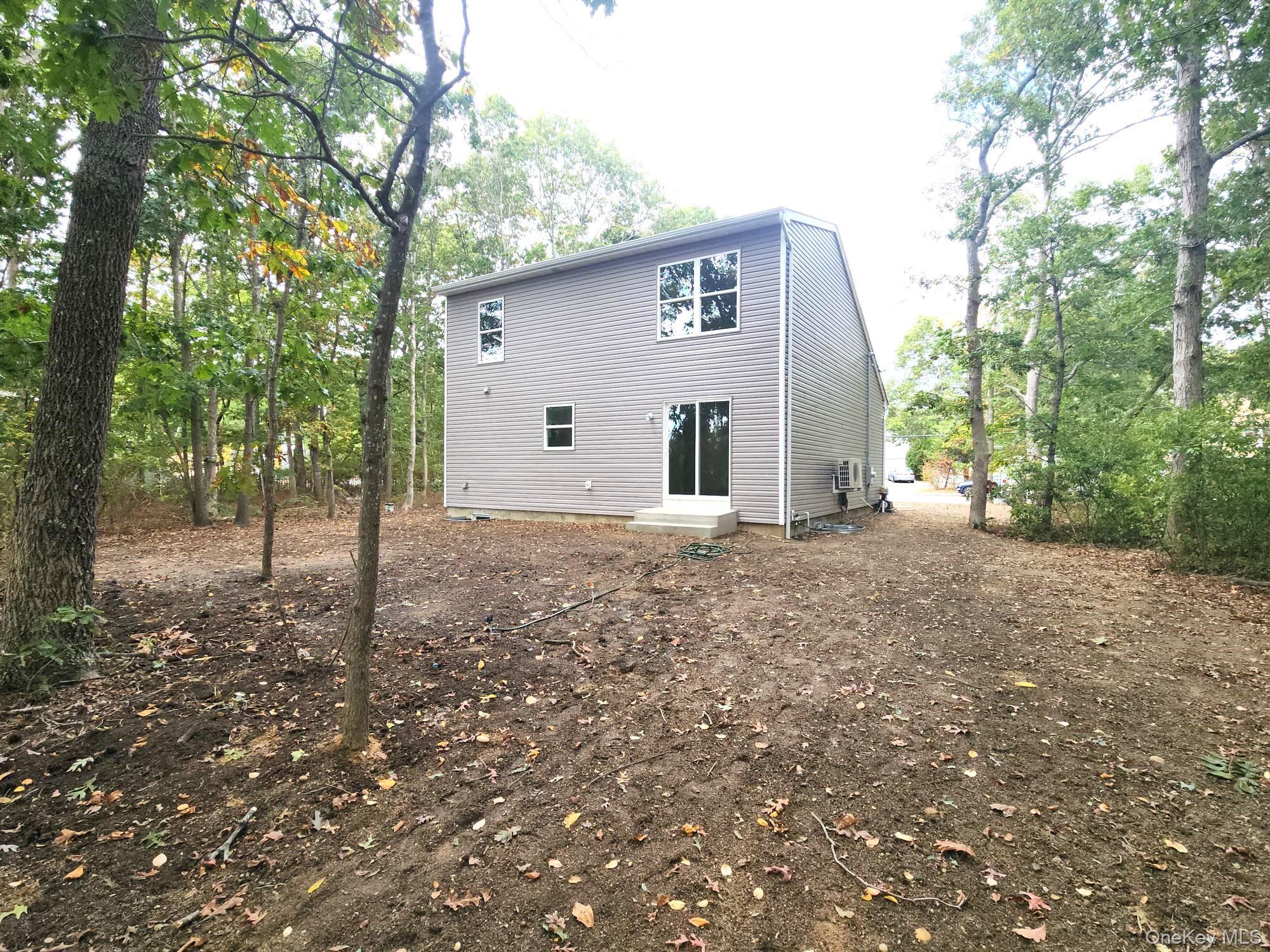 Single Family Neighborhood  Suffolk County, NY 11967, MLS-920347-18