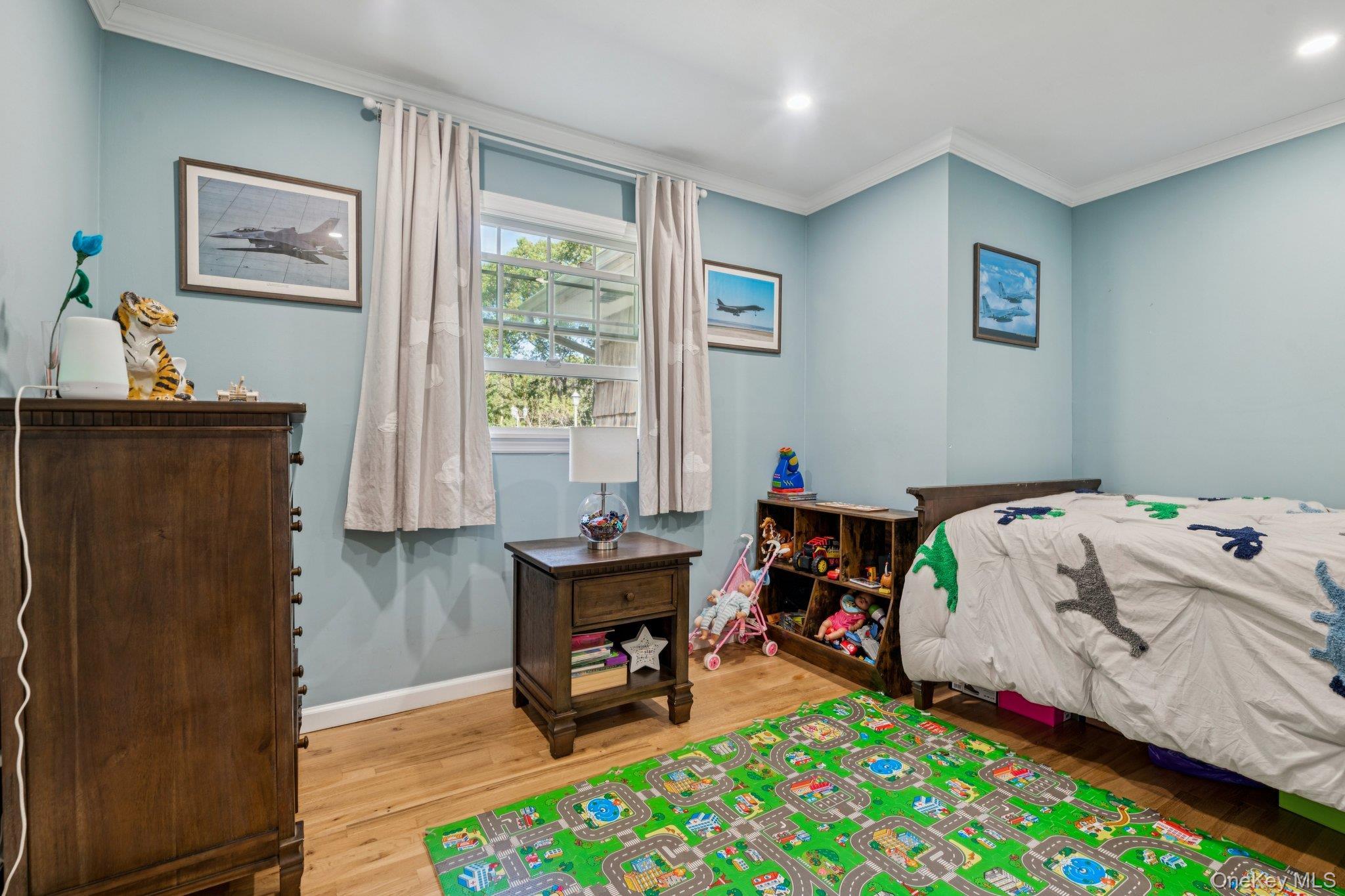 Single Family Hastings  Suffolk County, NY 11768, MLS-920368-27