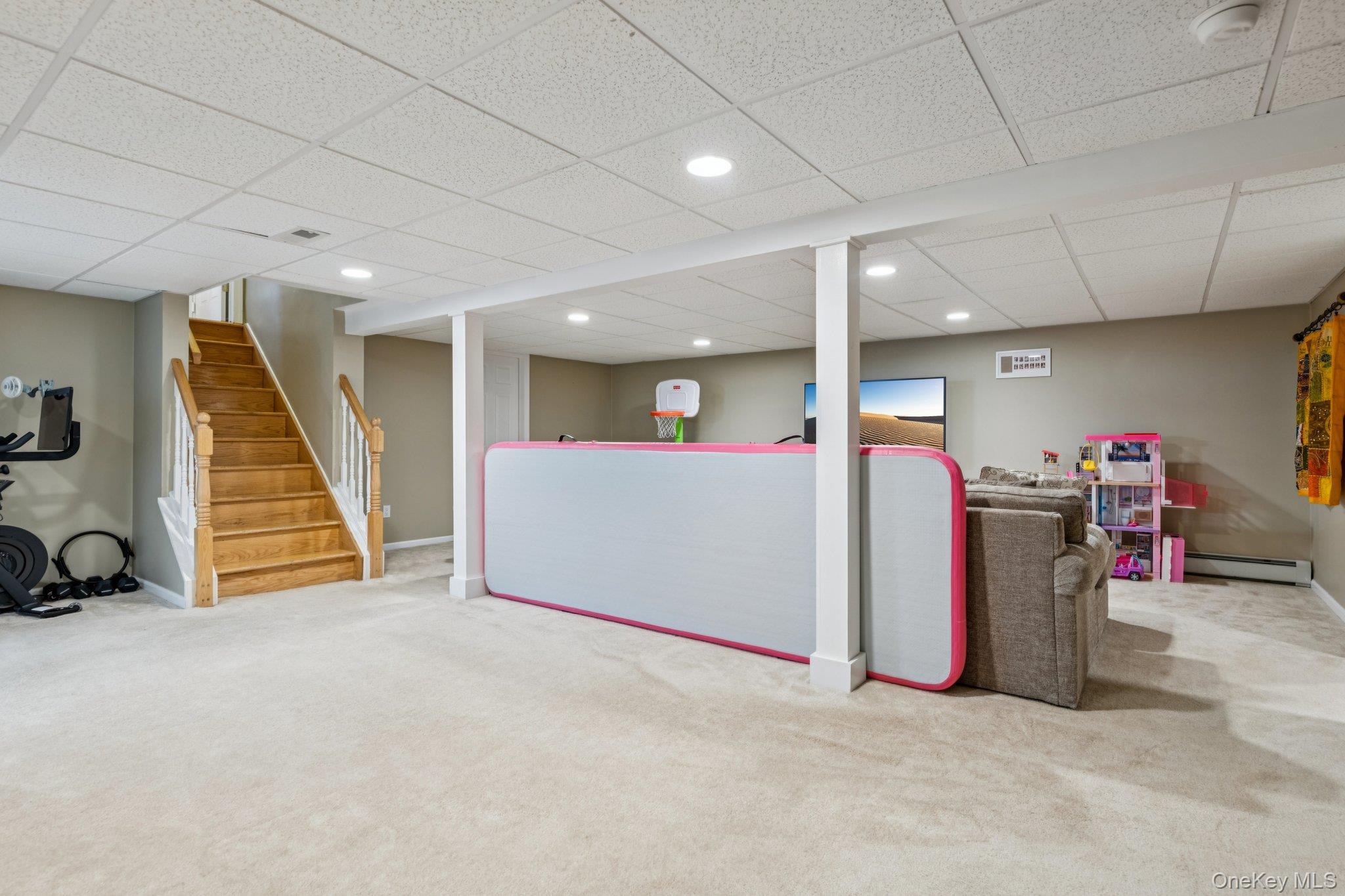 Single Family Hastings  Suffolk County, NY 11768, MLS-920368-30