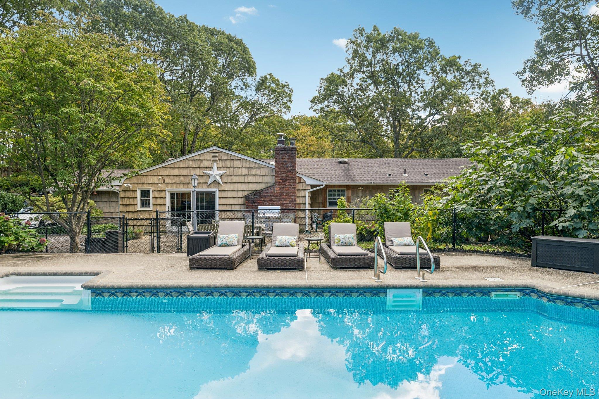 Single Family Hastings  Suffolk County, NY 11768, MLS-920368-40