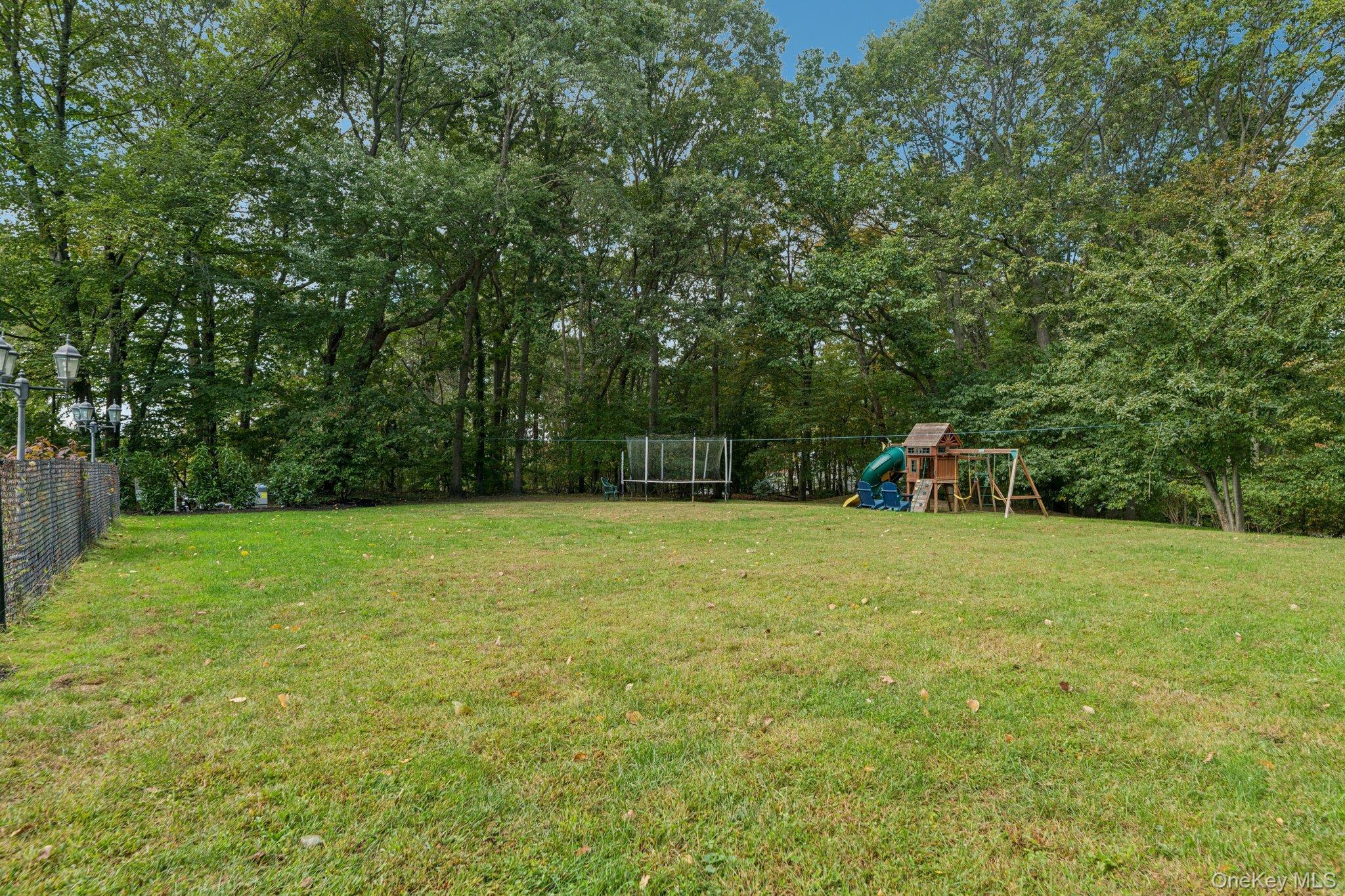 Single Family Hastings  Suffolk County, NY 11768, MLS-920368-41