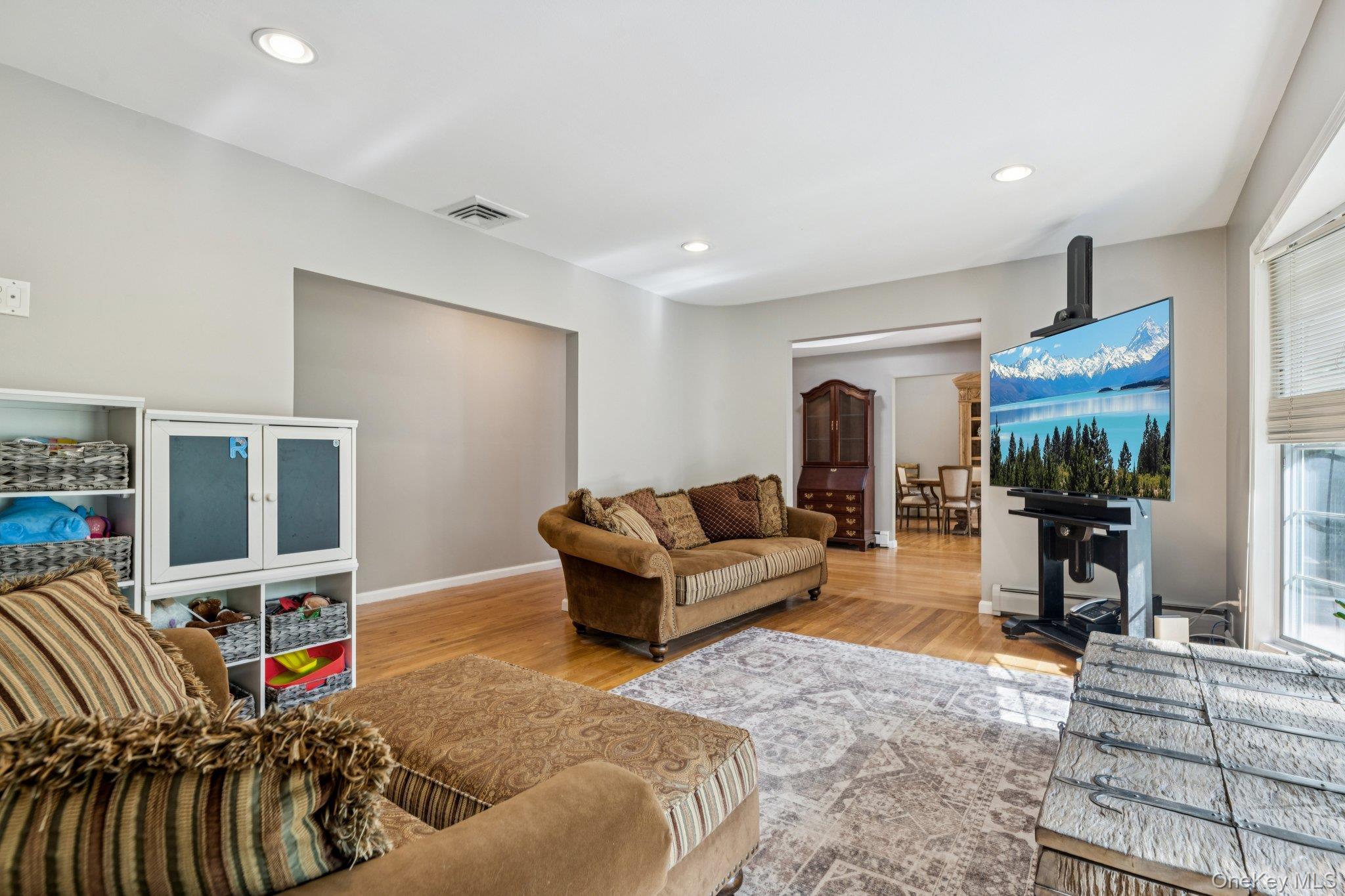 Single Family Hastings  Suffolk County, NY 11768, MLS-920368-8