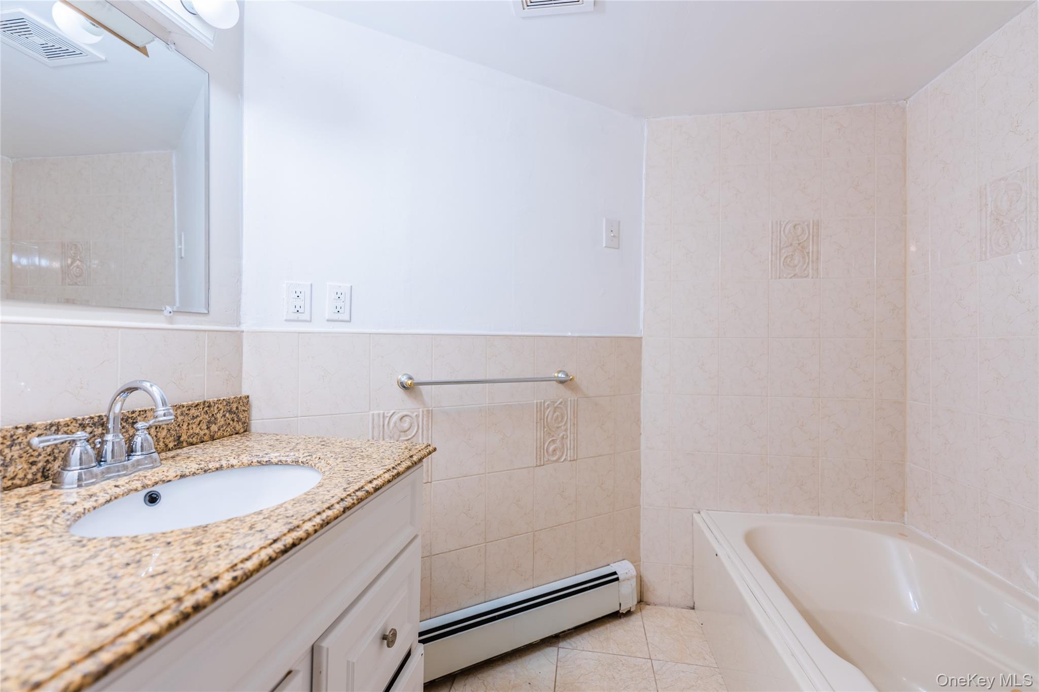 Single Family Raymond  Nassau County, NY 11710, MLS-920374-13