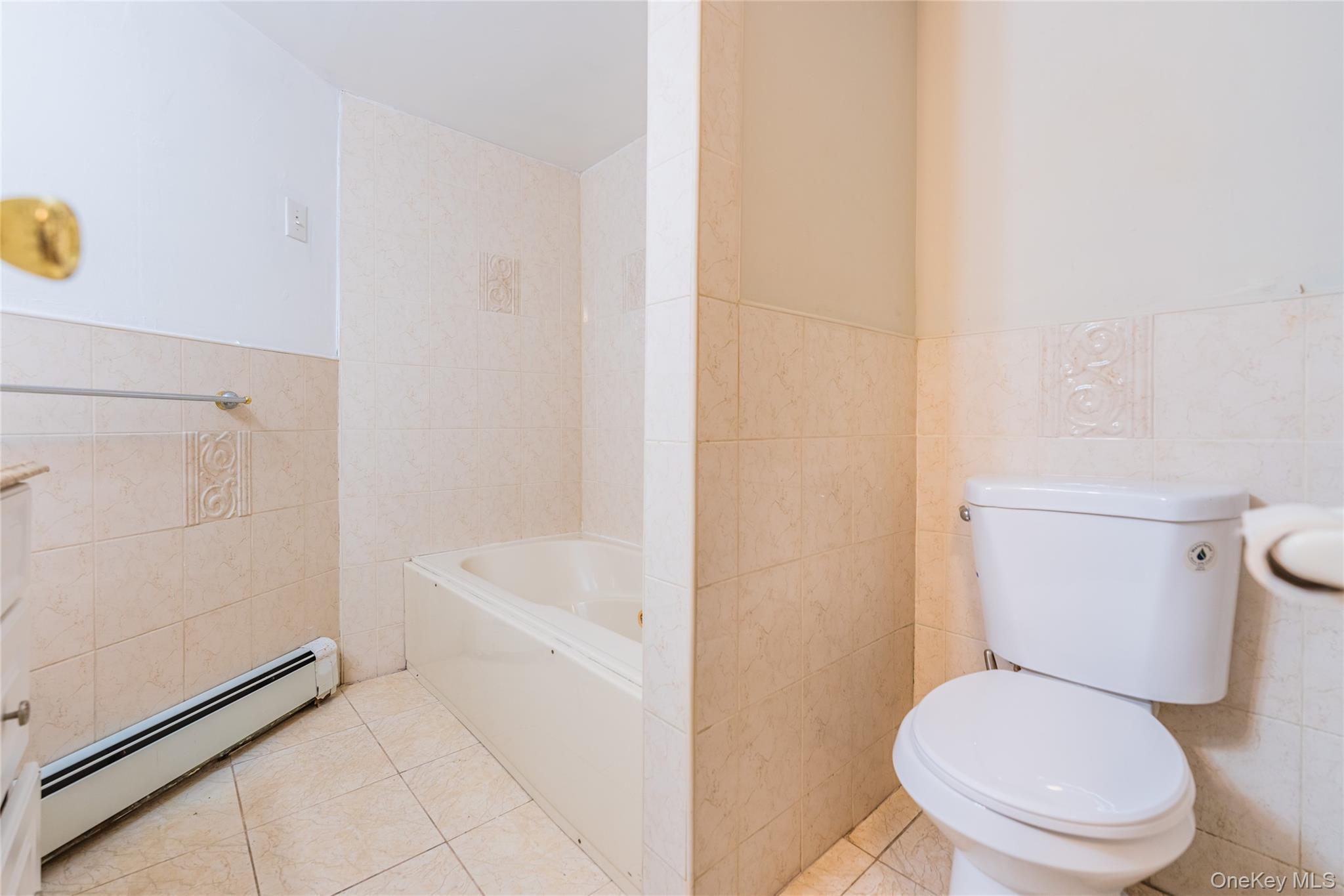 Single Family Raymond  Nassau County, NY 11710, MLS-920374-14